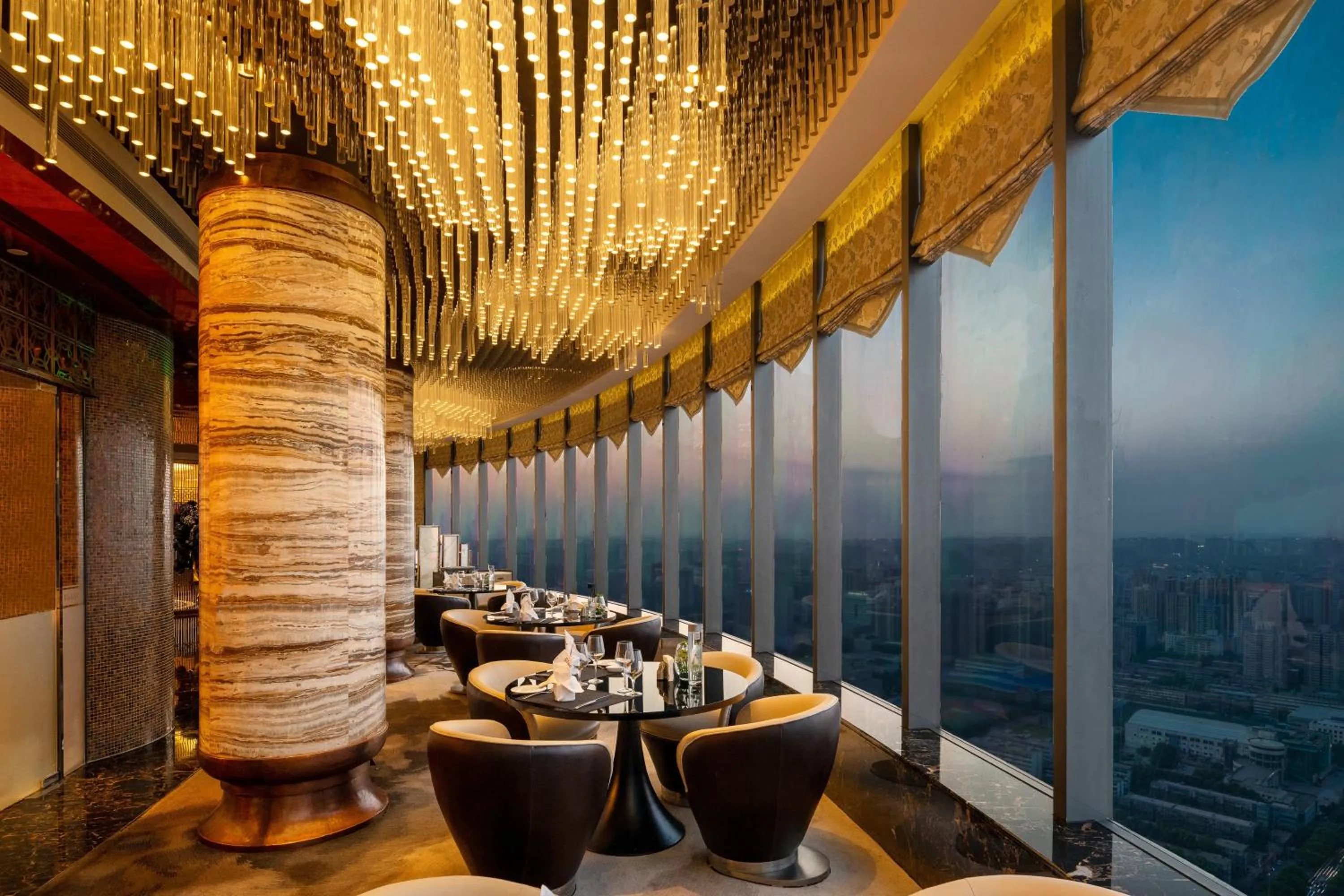 Restaurant/places to eat in Crowne Plaza Xi'an by IHG