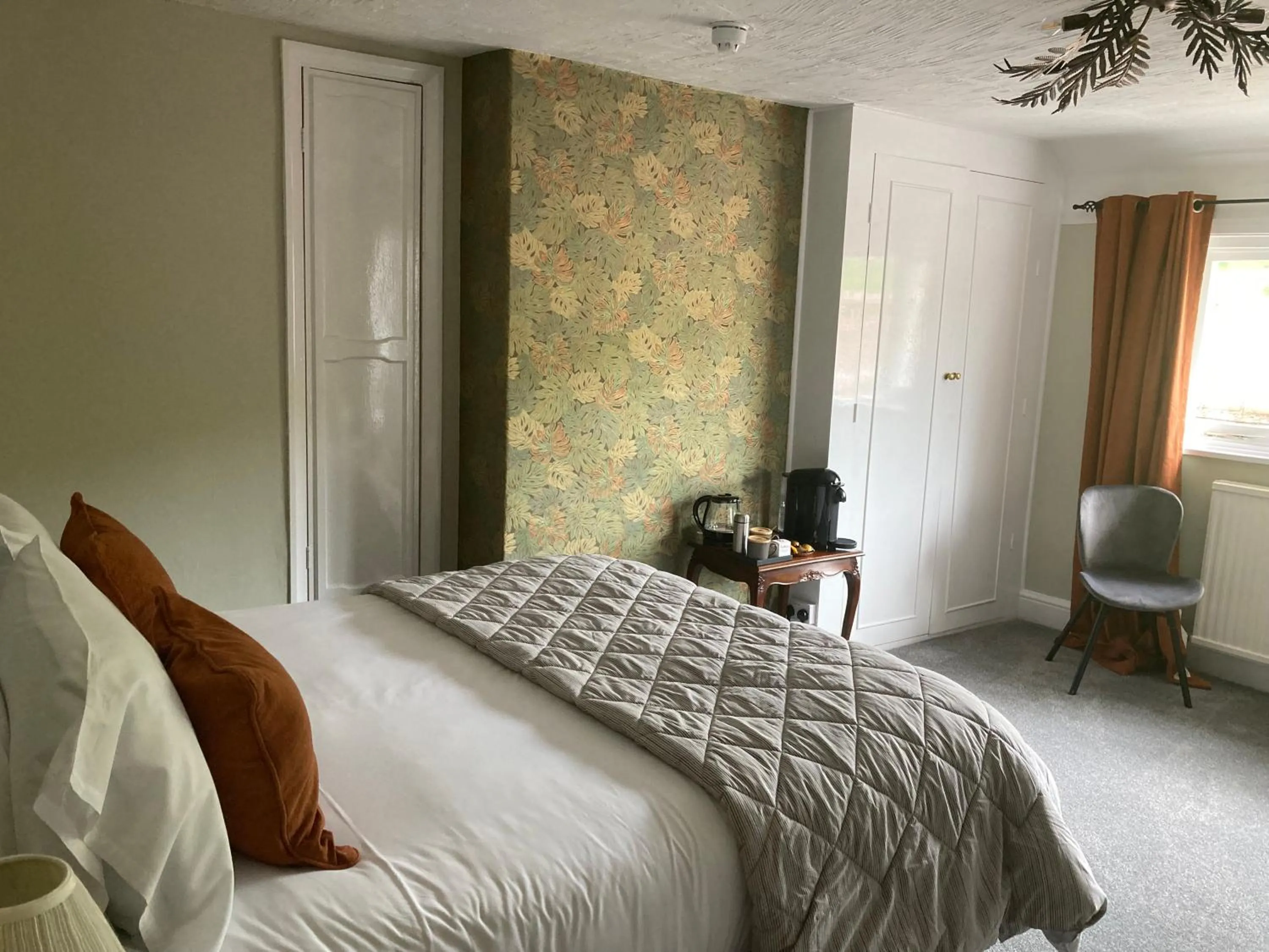 Bedroom, Bed in Tottington Manor Hotel