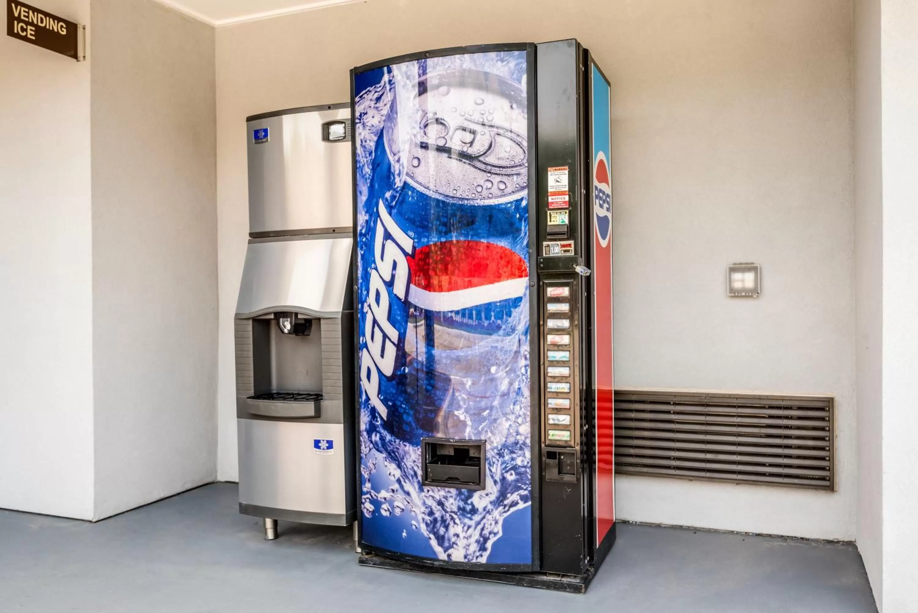 Other in Red Roof Inn Baytown