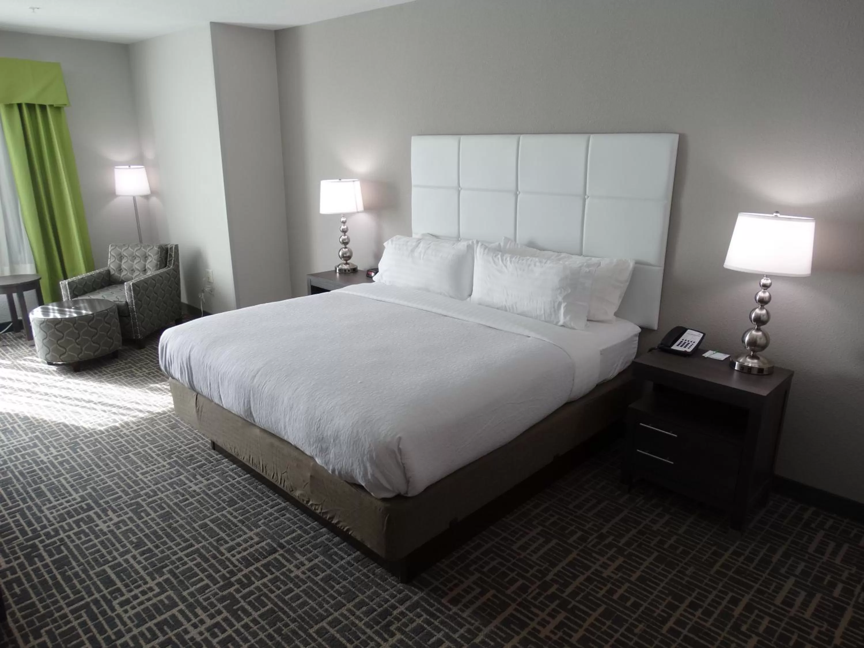 Photo of the whole room, Bed in Holiday Inn Covington by IHG