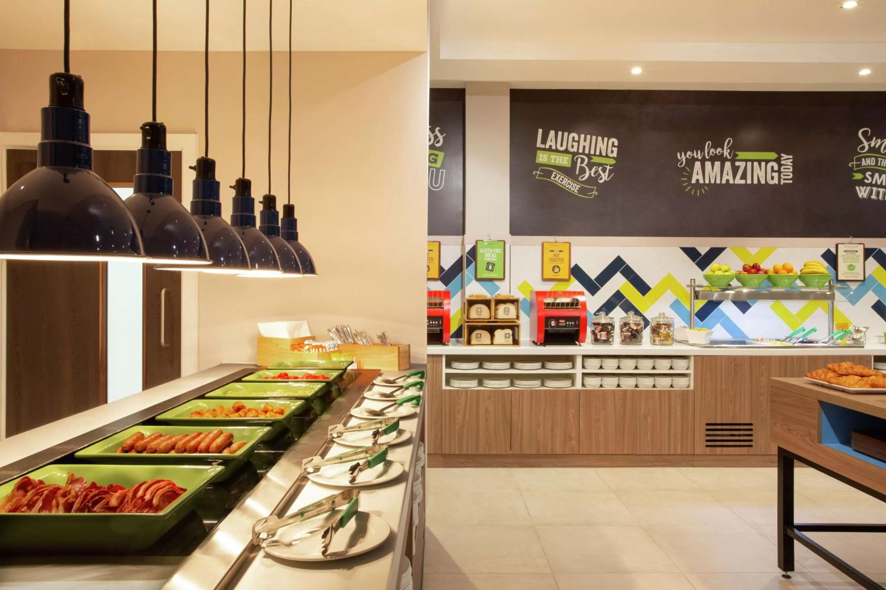 Breakfast in Hampton By Hilton Hamilton Park