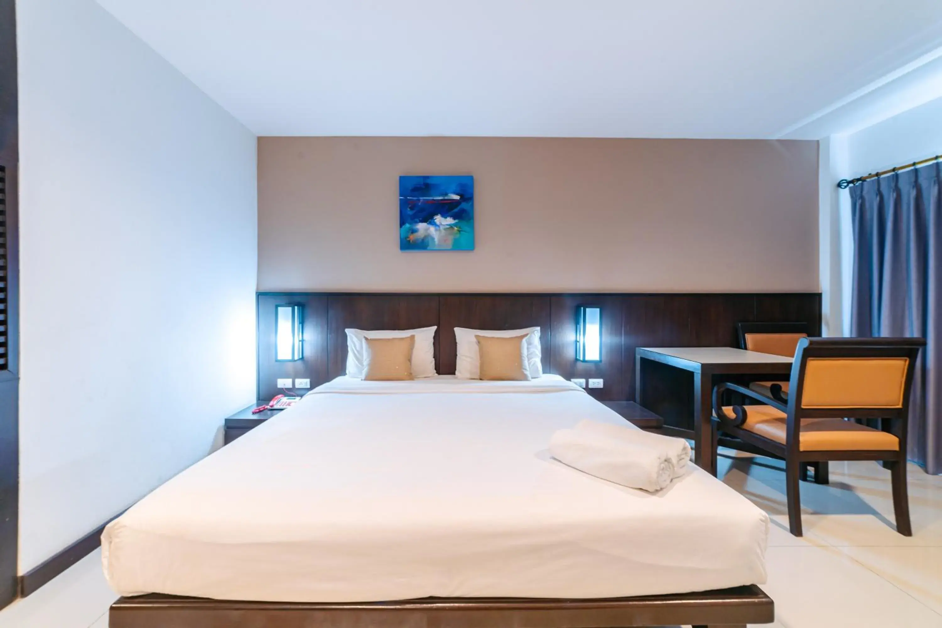 Deluxe Double or Twin Room in Ratana Hotel Sakdidet, PHUKET TOWN Deluxe Double or Twin Room in Ratana Hotel Sakdidet, PHUKET TOWN