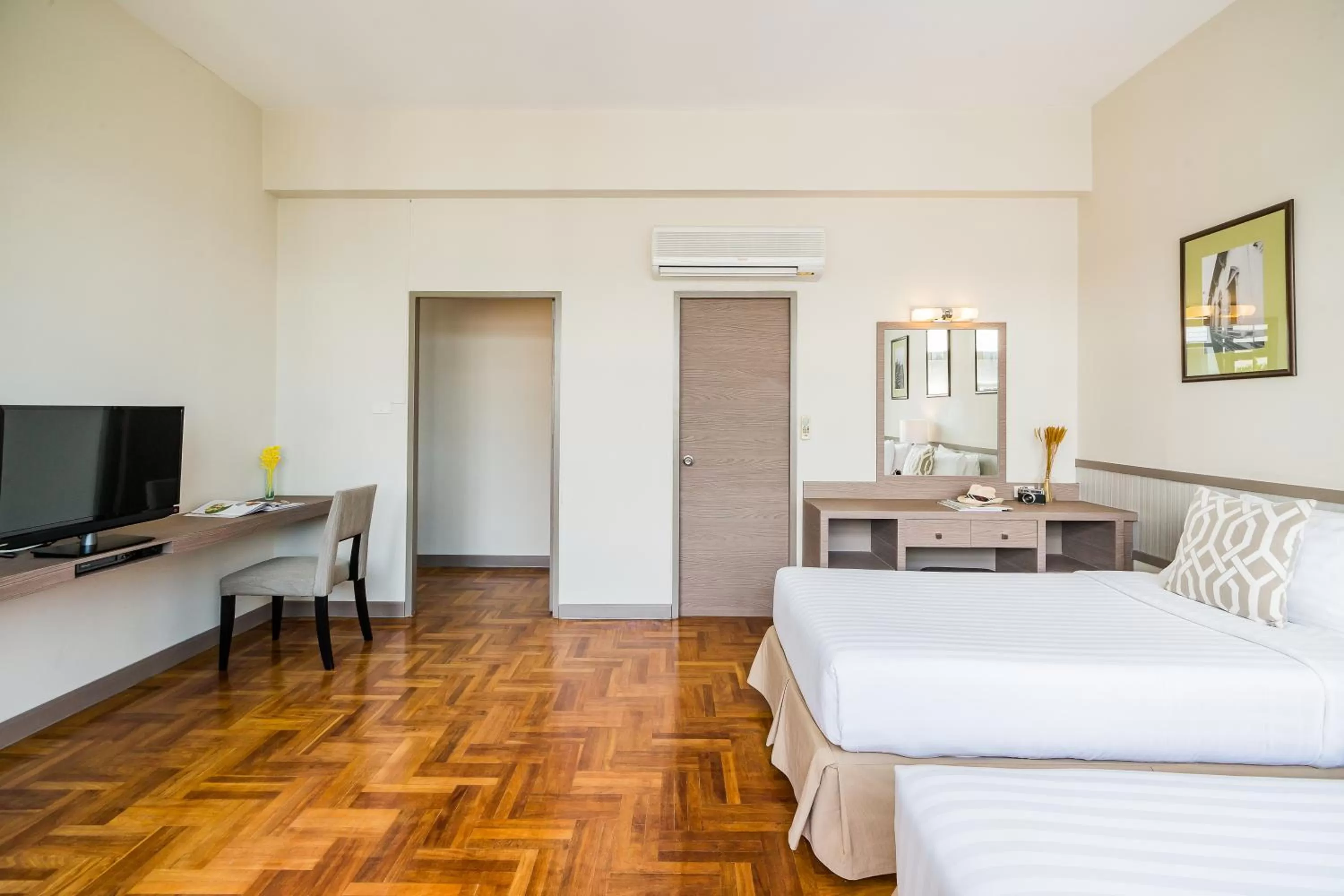 TV and multimedia, Bed in Asoke Residence Sukhumvit by UHG