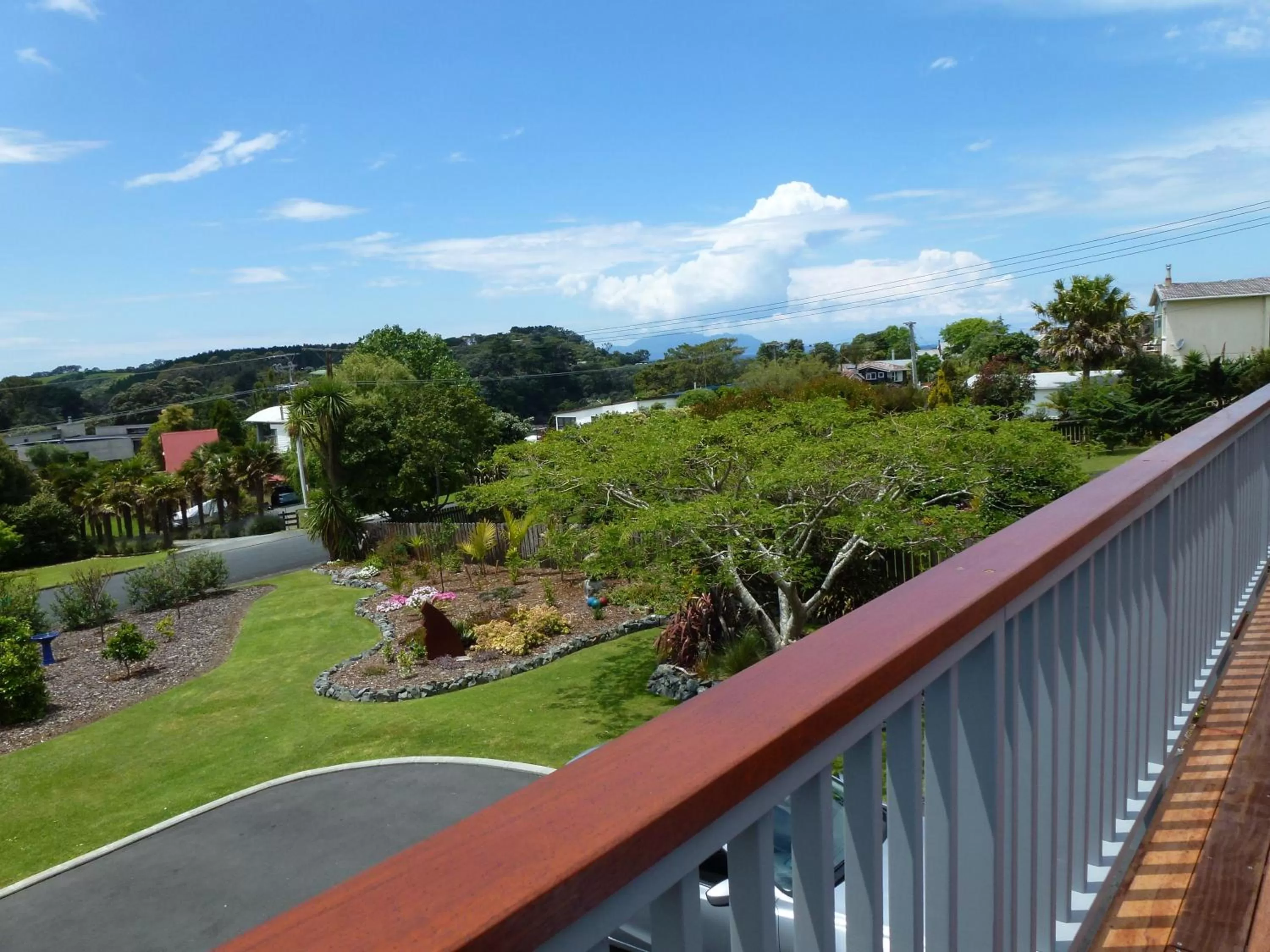 Garden view in Leigh Panorama B&B