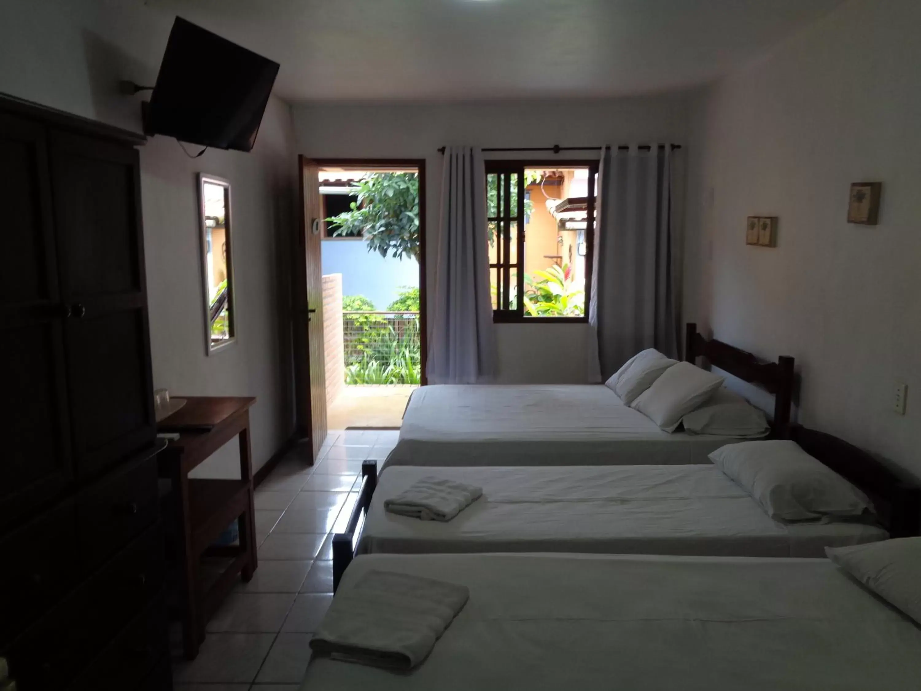 Quadruple Room in Pousada Barcarola Quadruple Room in Pousada Barcarola