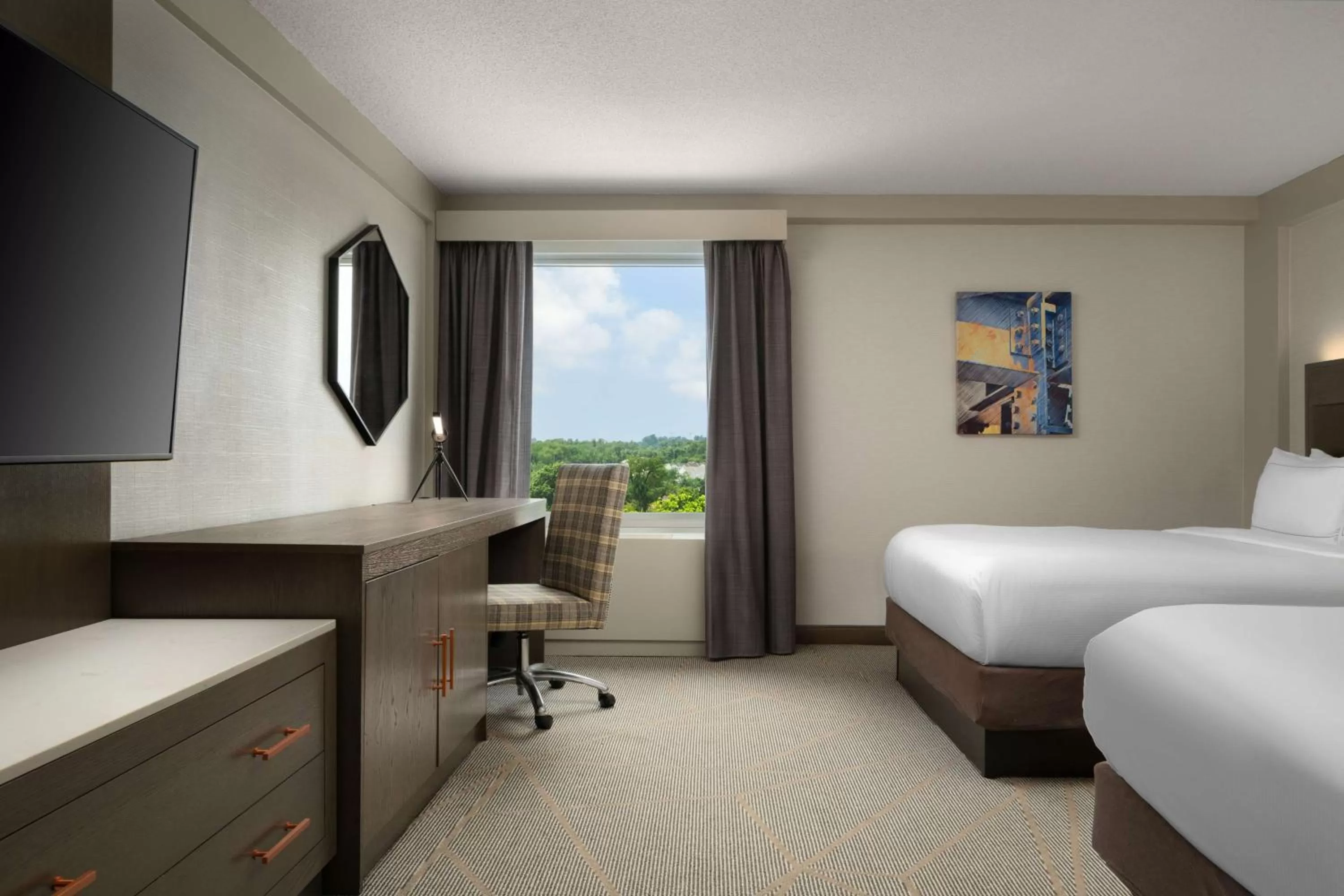 Bedroom, Bed in DoubleTree by Hilton Pittsburgh Airport