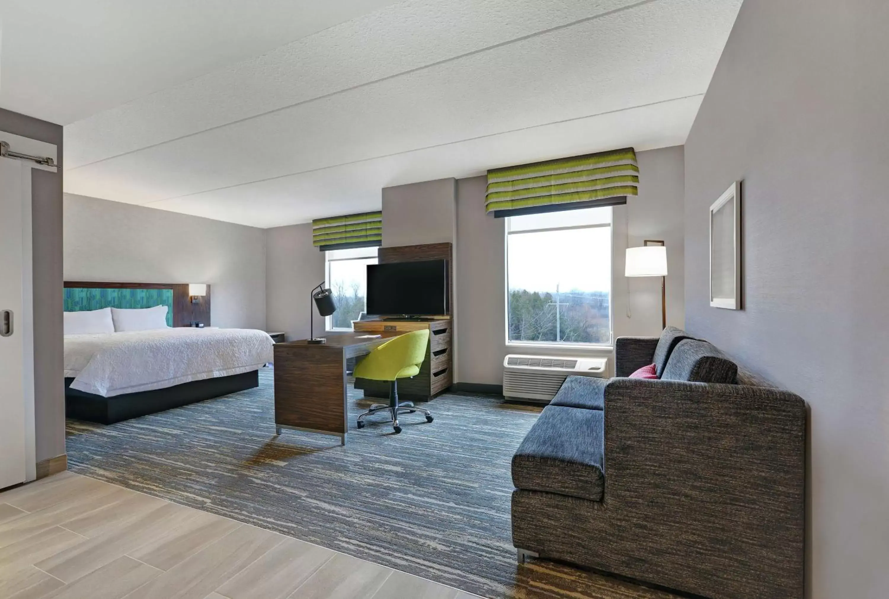 King Studio Suite - Non Smoking in Hampton Inn Peterborough King Studio Suite - Non Smoking in Hampton Inn Peterborough