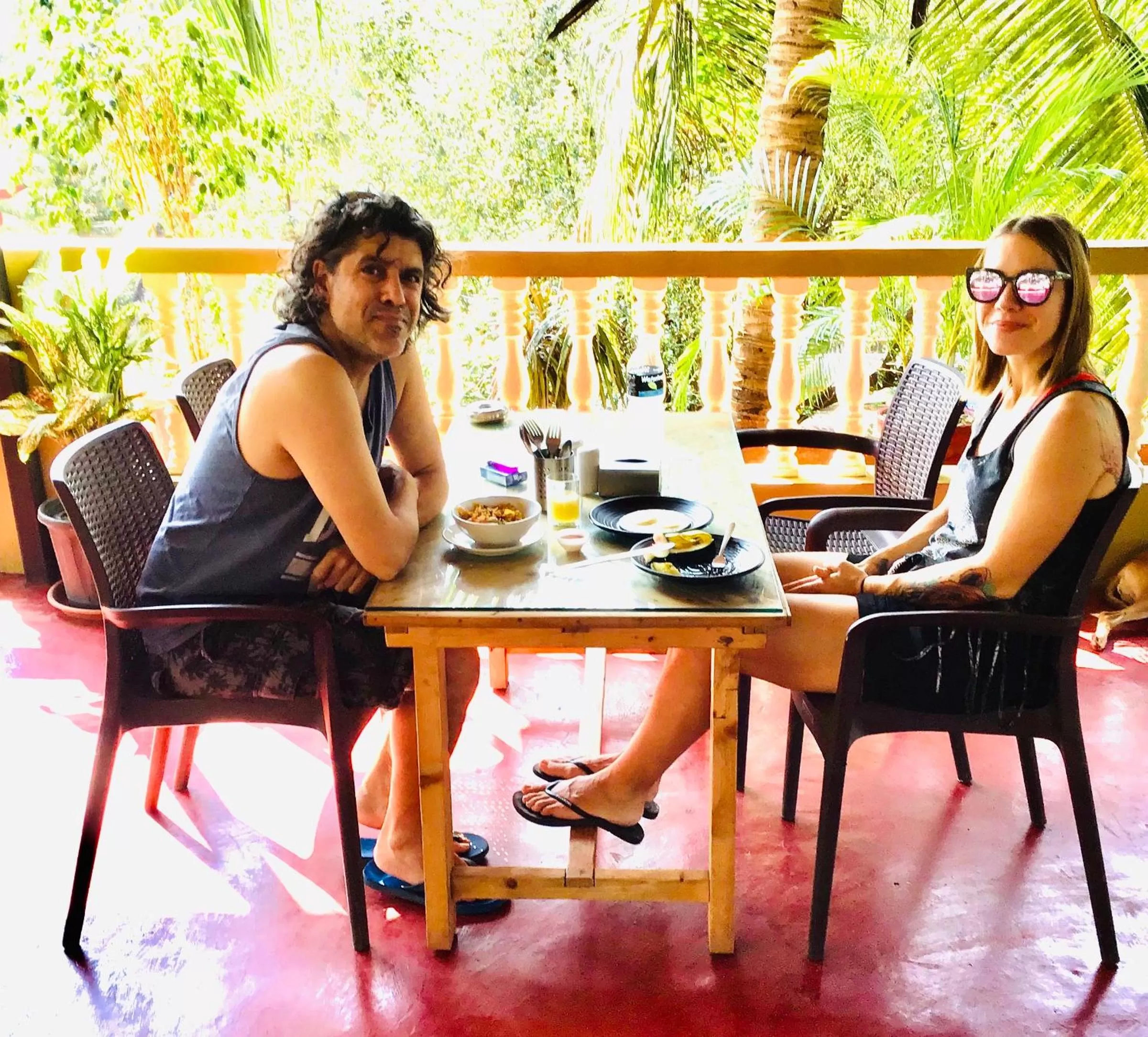 Food and drinks in LaligurasVilla Beachside Escape - 100m to Beach