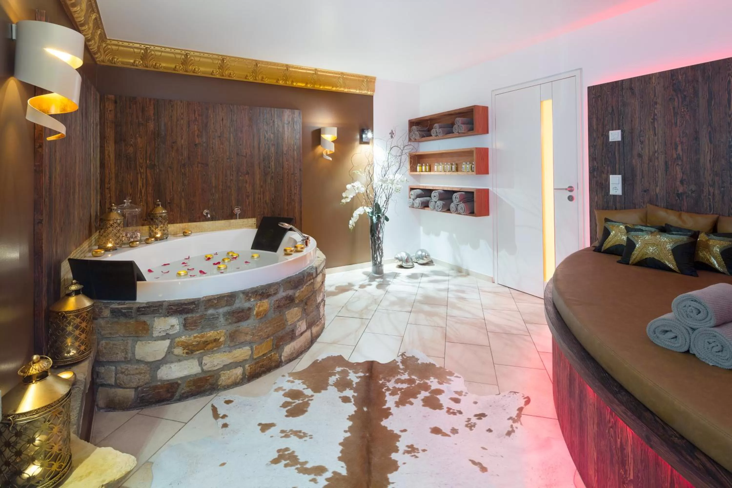 Spa and wellness centre/facilities, Bed in YachtHotel Helvetia Spa- und Wellnessdomizil