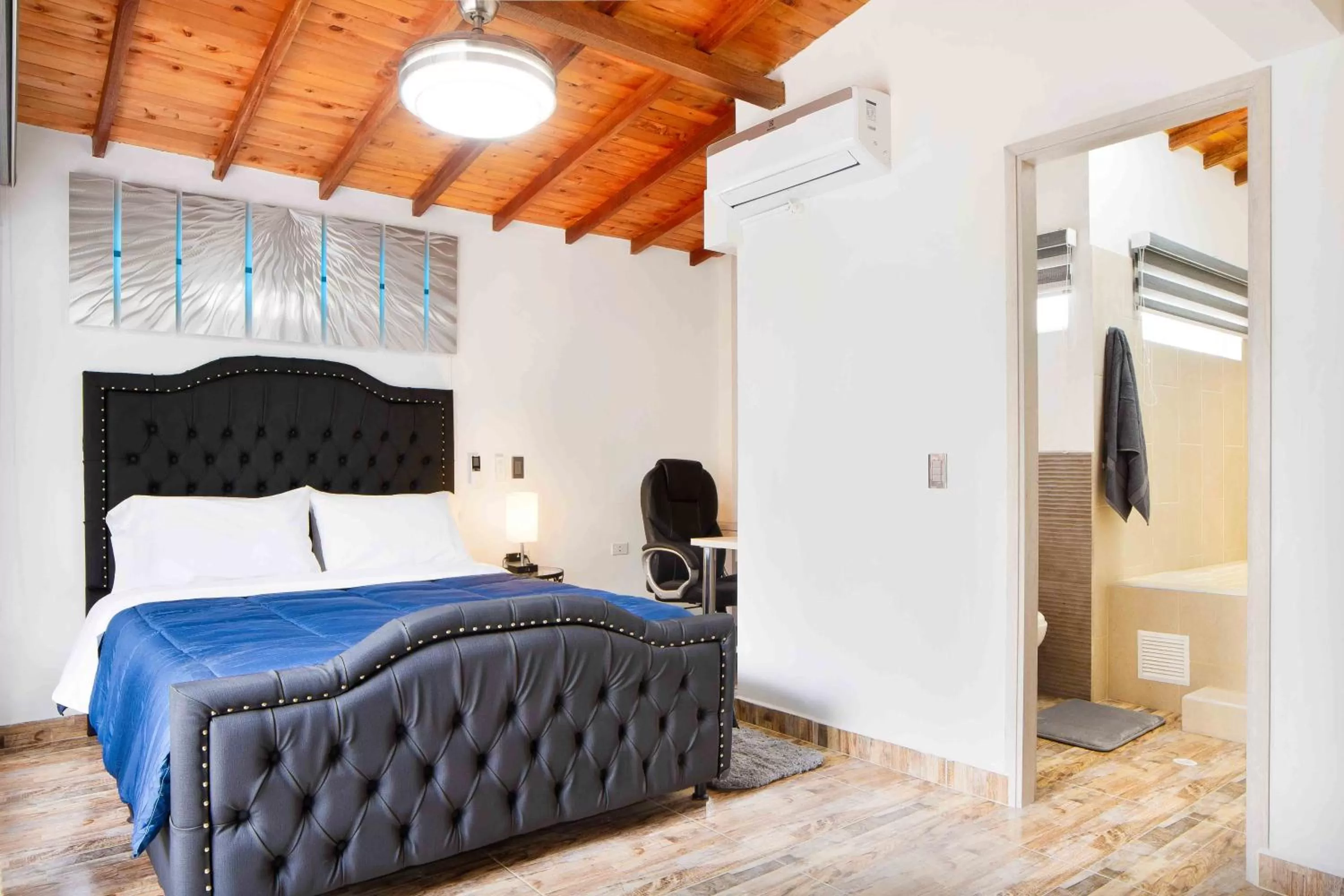 Bedroom, Bed in Miracle