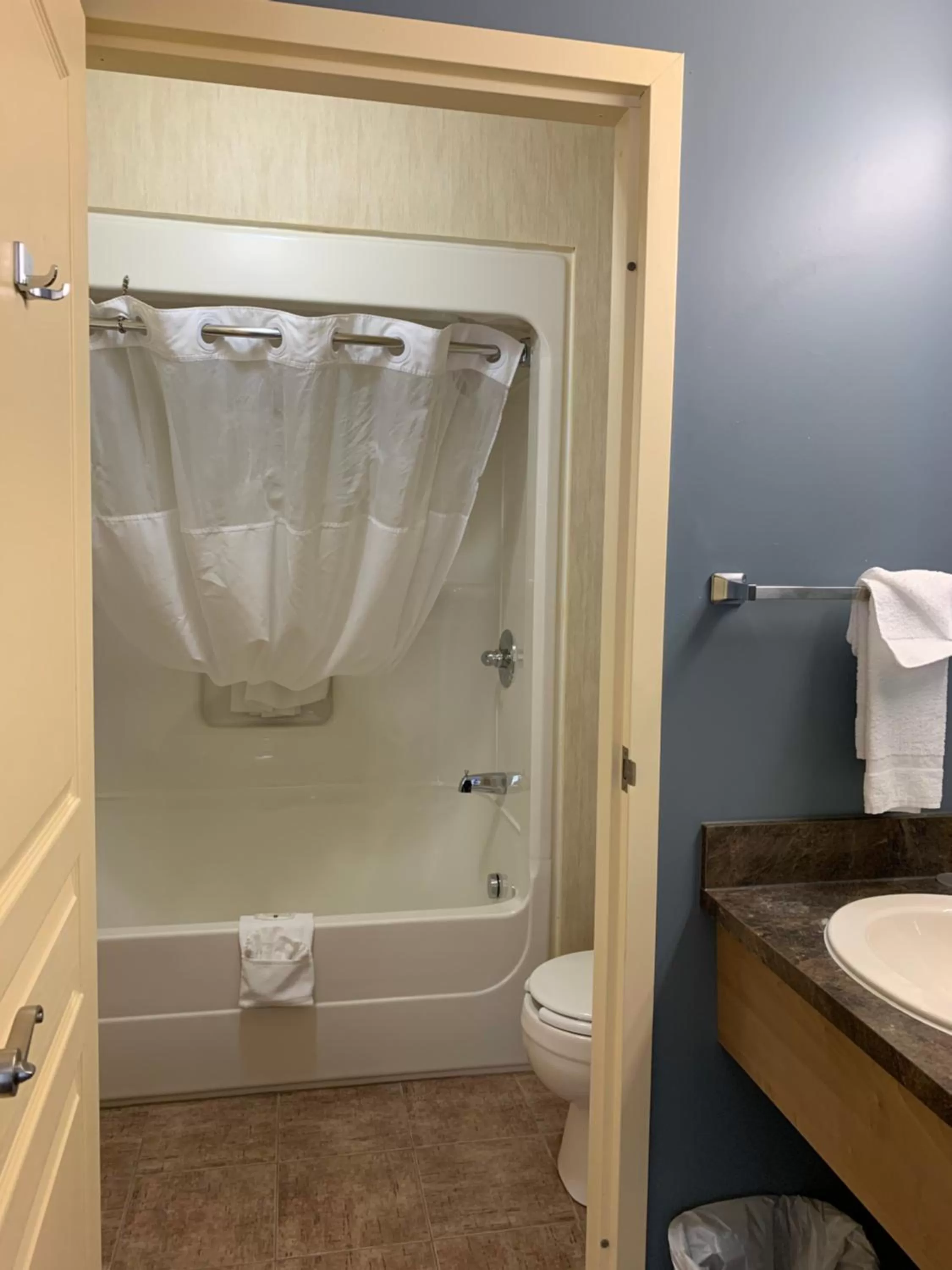 Bathroom in Quality Inn