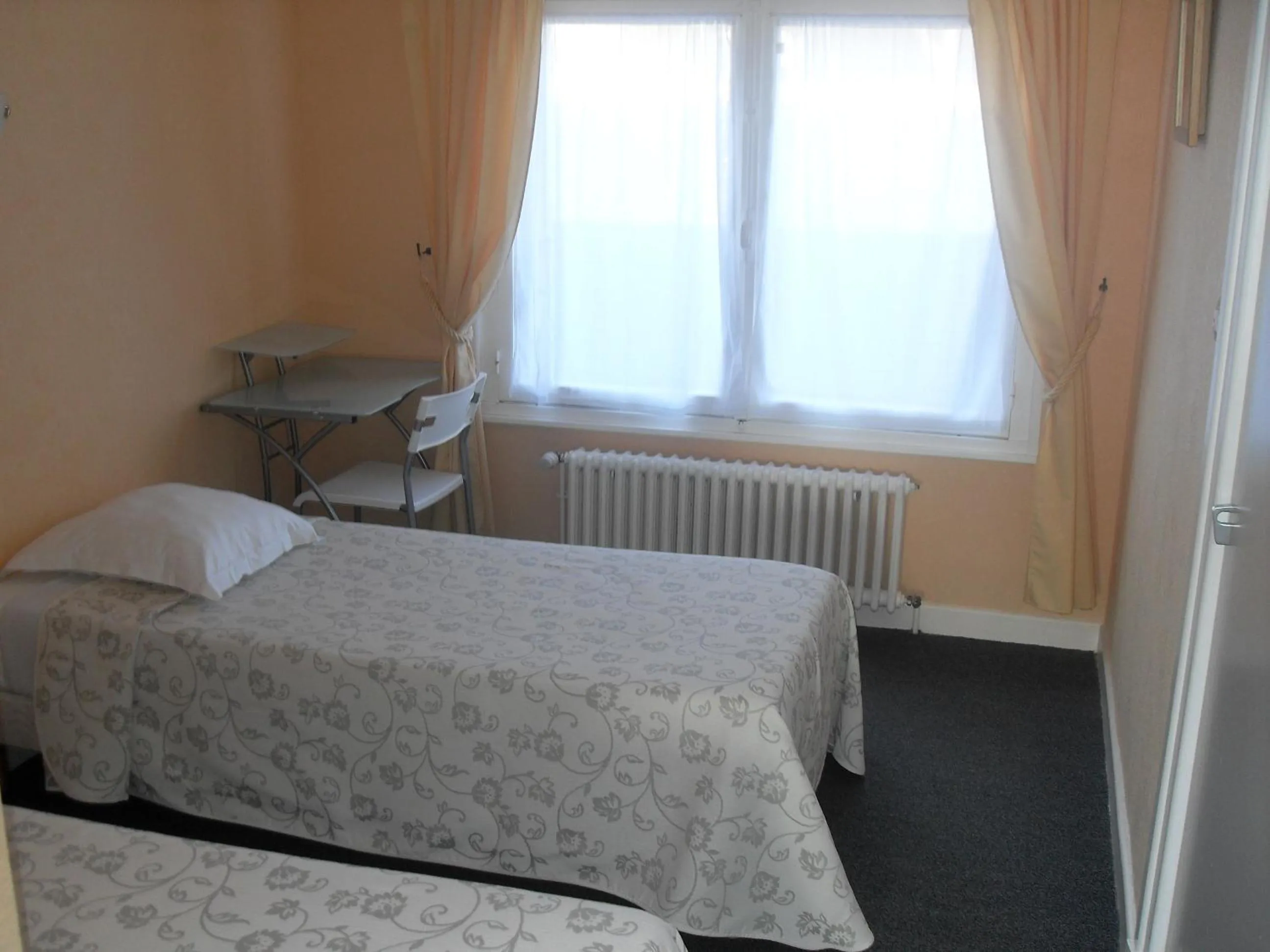 Photo of the whole room, Bed in Hotel Restaurant Bocher