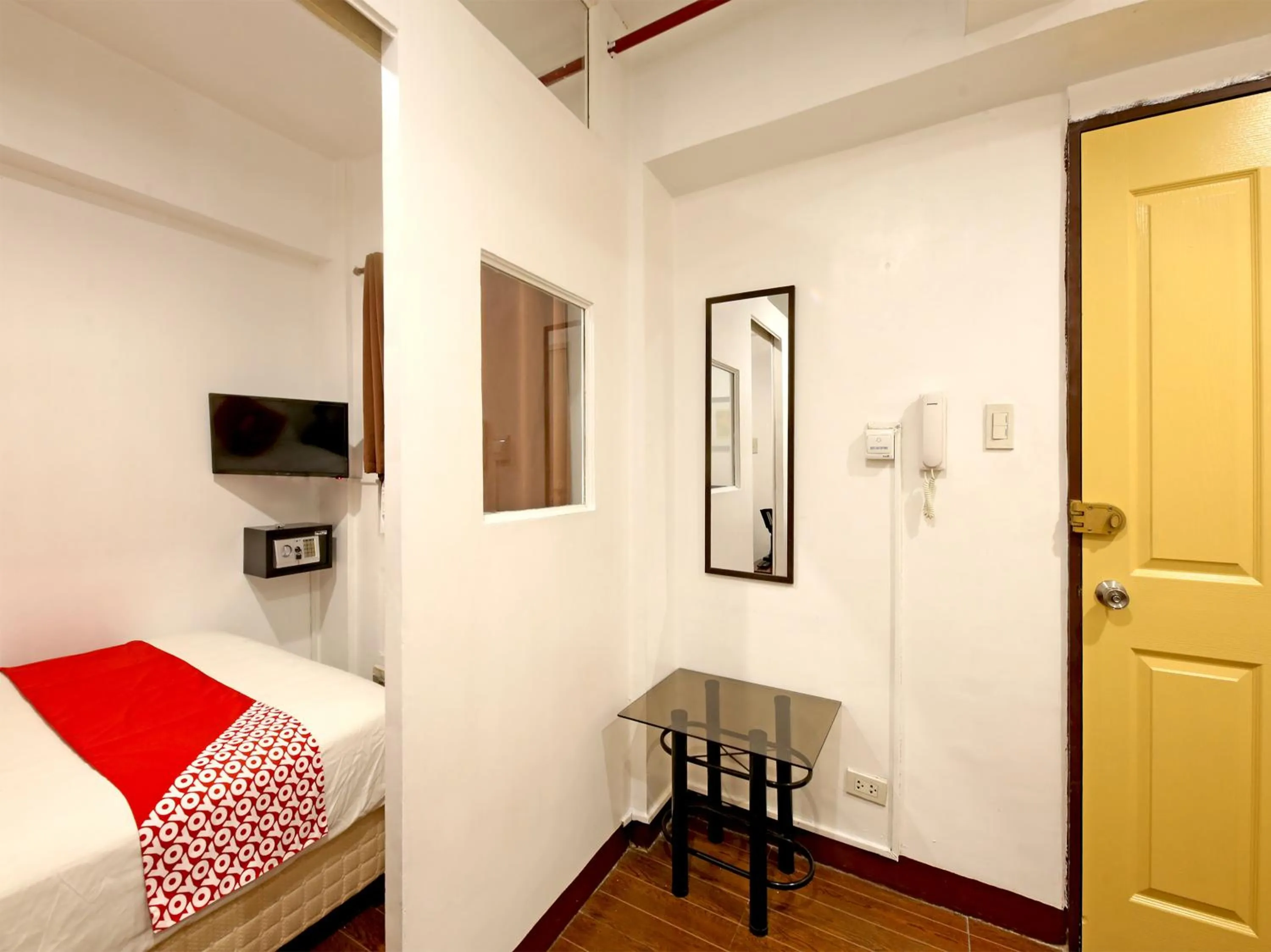 Photo of the whole room, Bed in OYO 858 City Stay Inns Bgc Nuevo