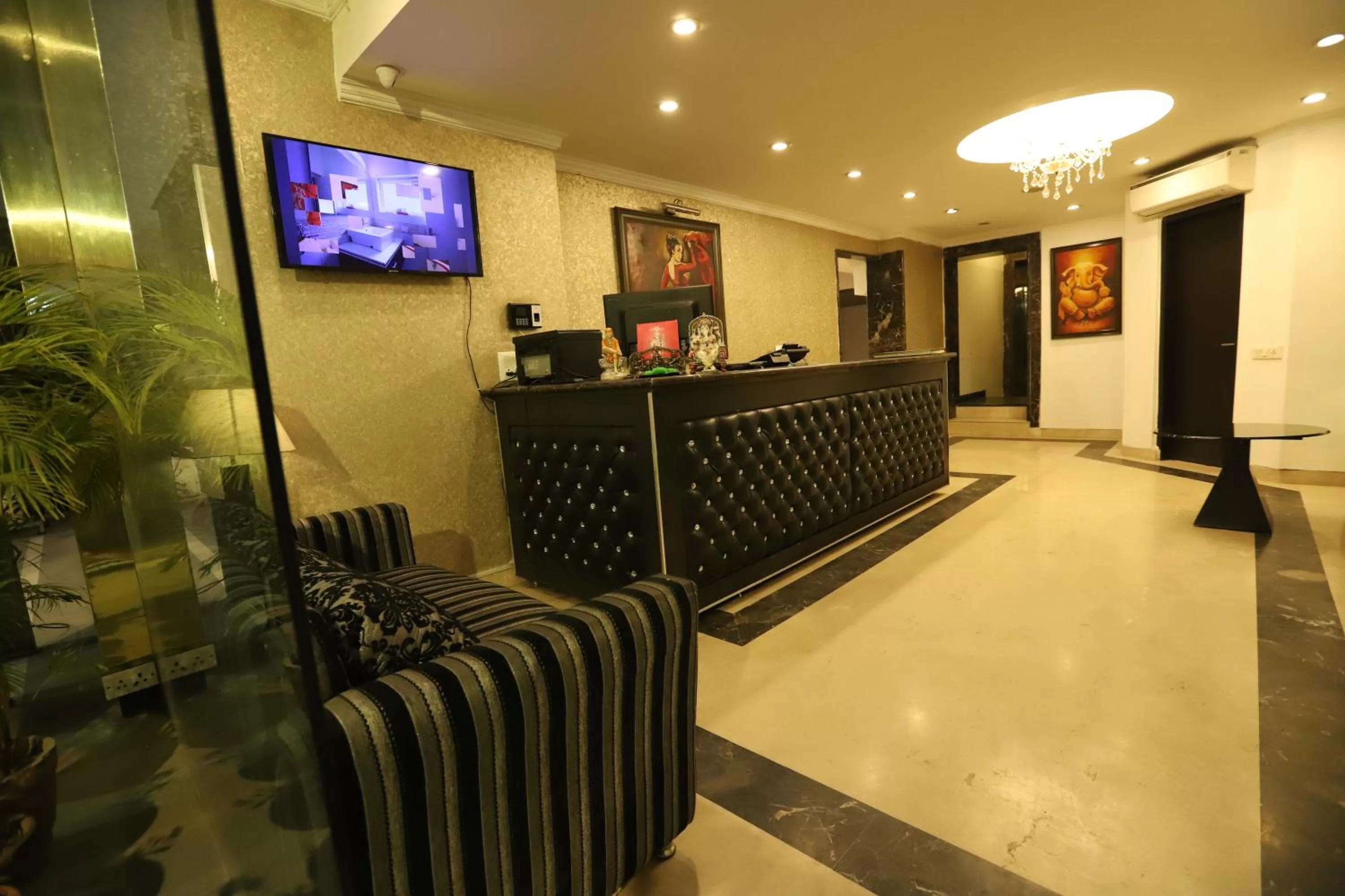 Lobby or reception in Hotel Capitol Hills - Greater Kailash Delhi