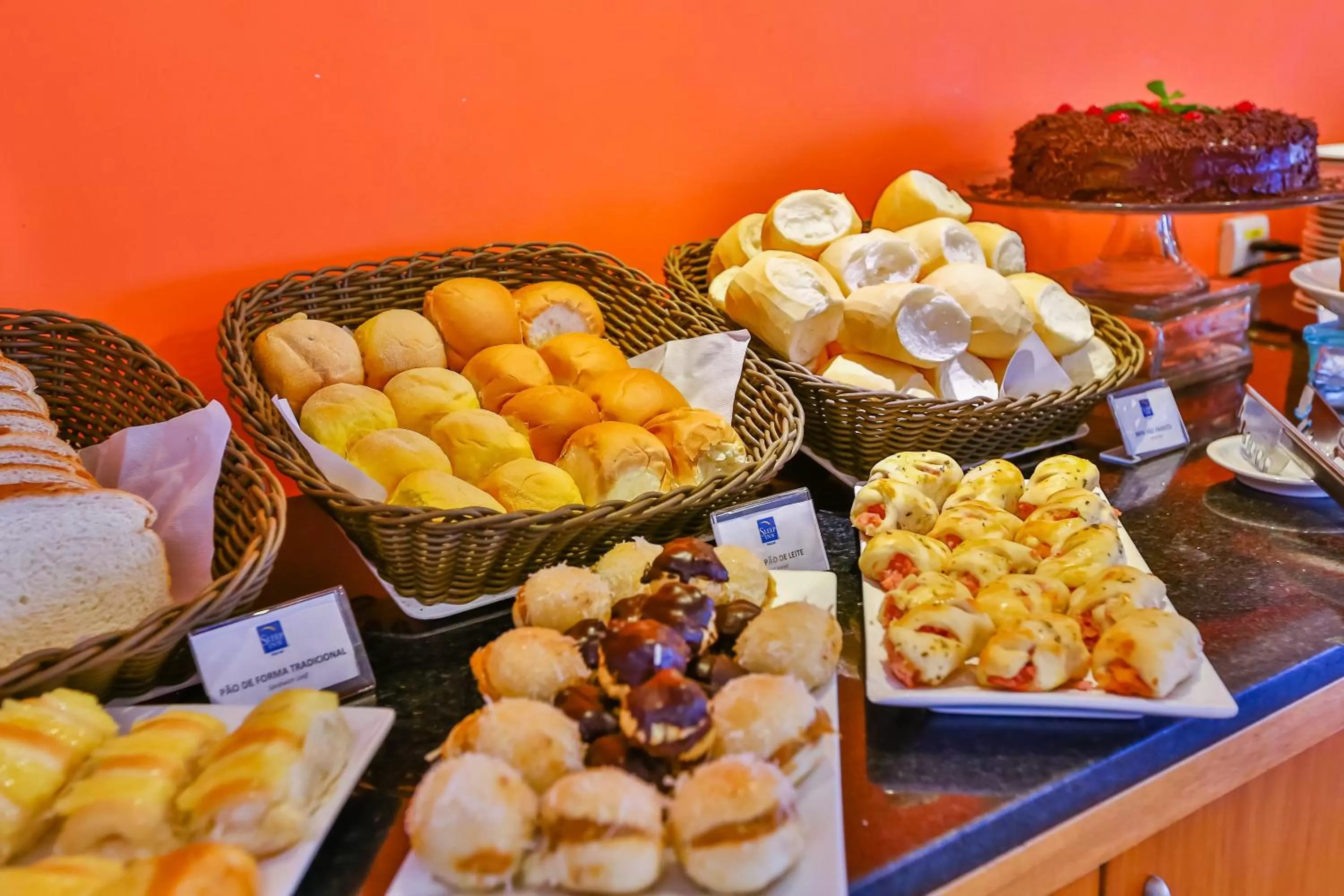 Buffet breakfast in Dubai Macaé by Atlântica