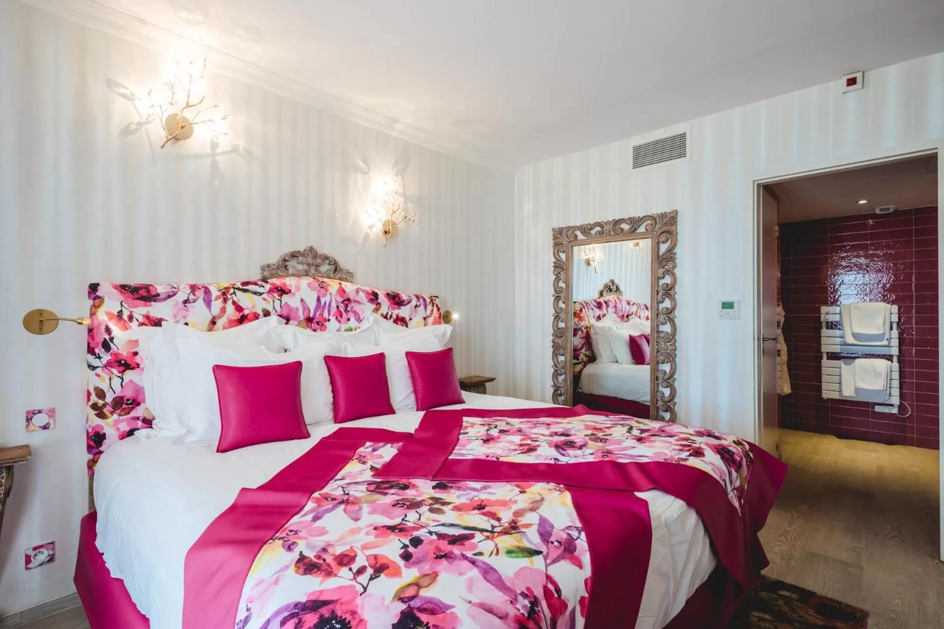 Bed in Le Petit Palais D'Aglae