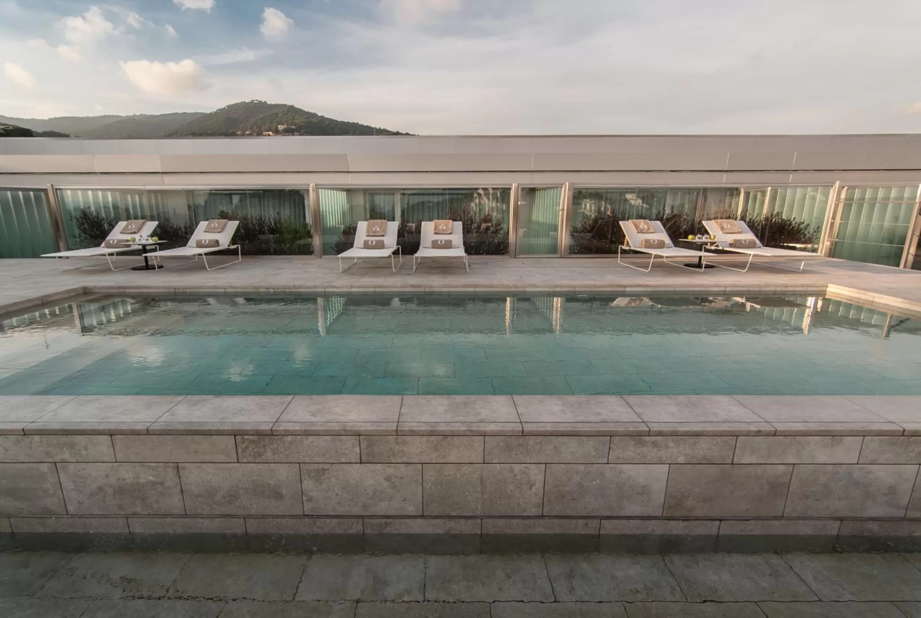 Swimming pool in Hotel Sorli Emocions