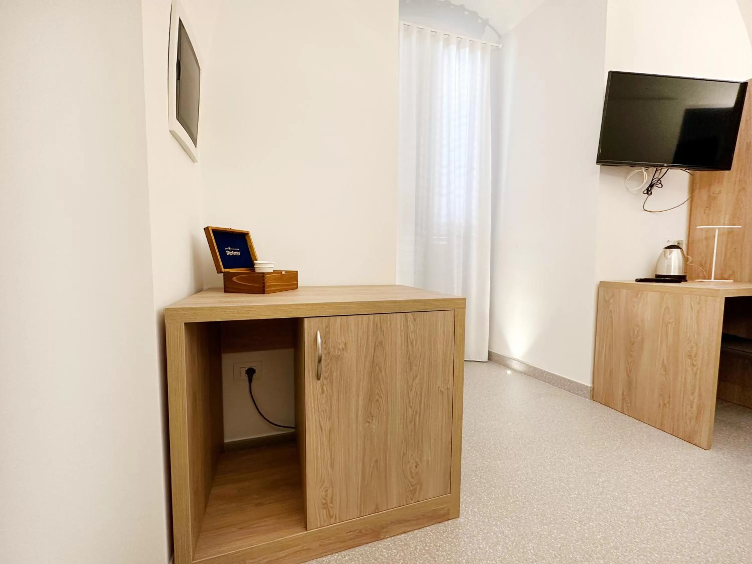 hair dresser, TV/Entertainment Center in Dimora dei Celestini