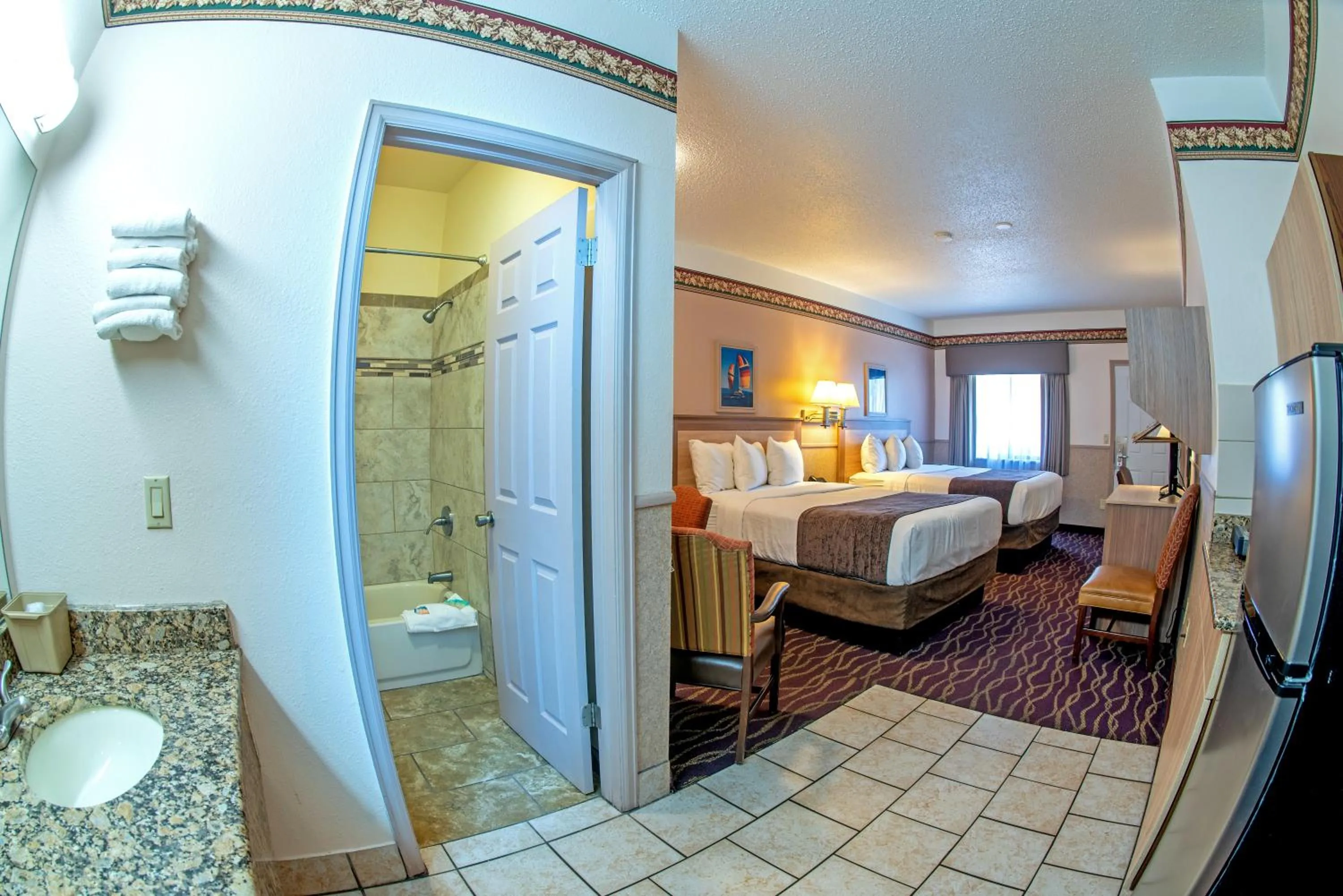 Bathroom, Bed in Silver Spruce Inn