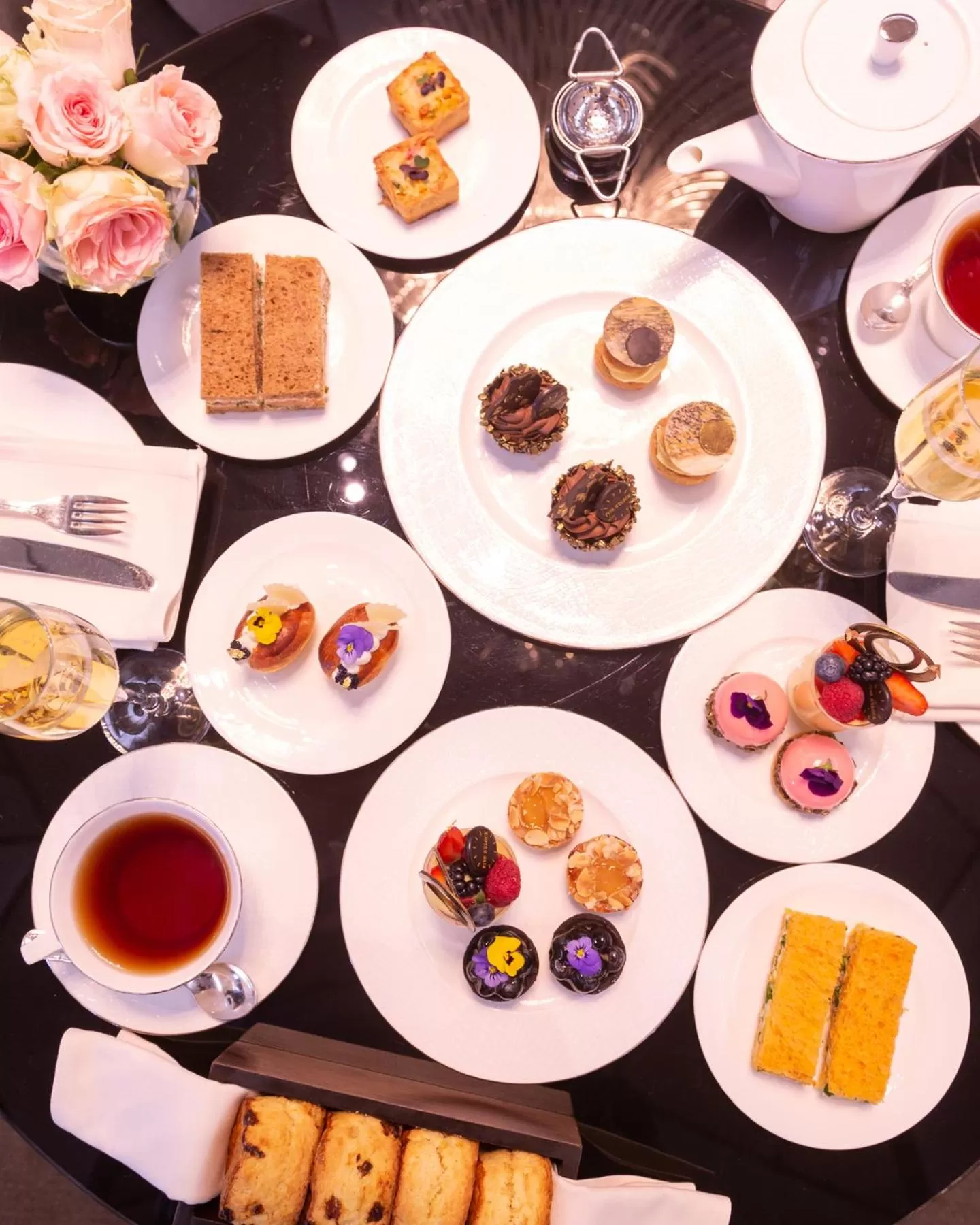 Restaurant/places to eat in Raffles Istanbul