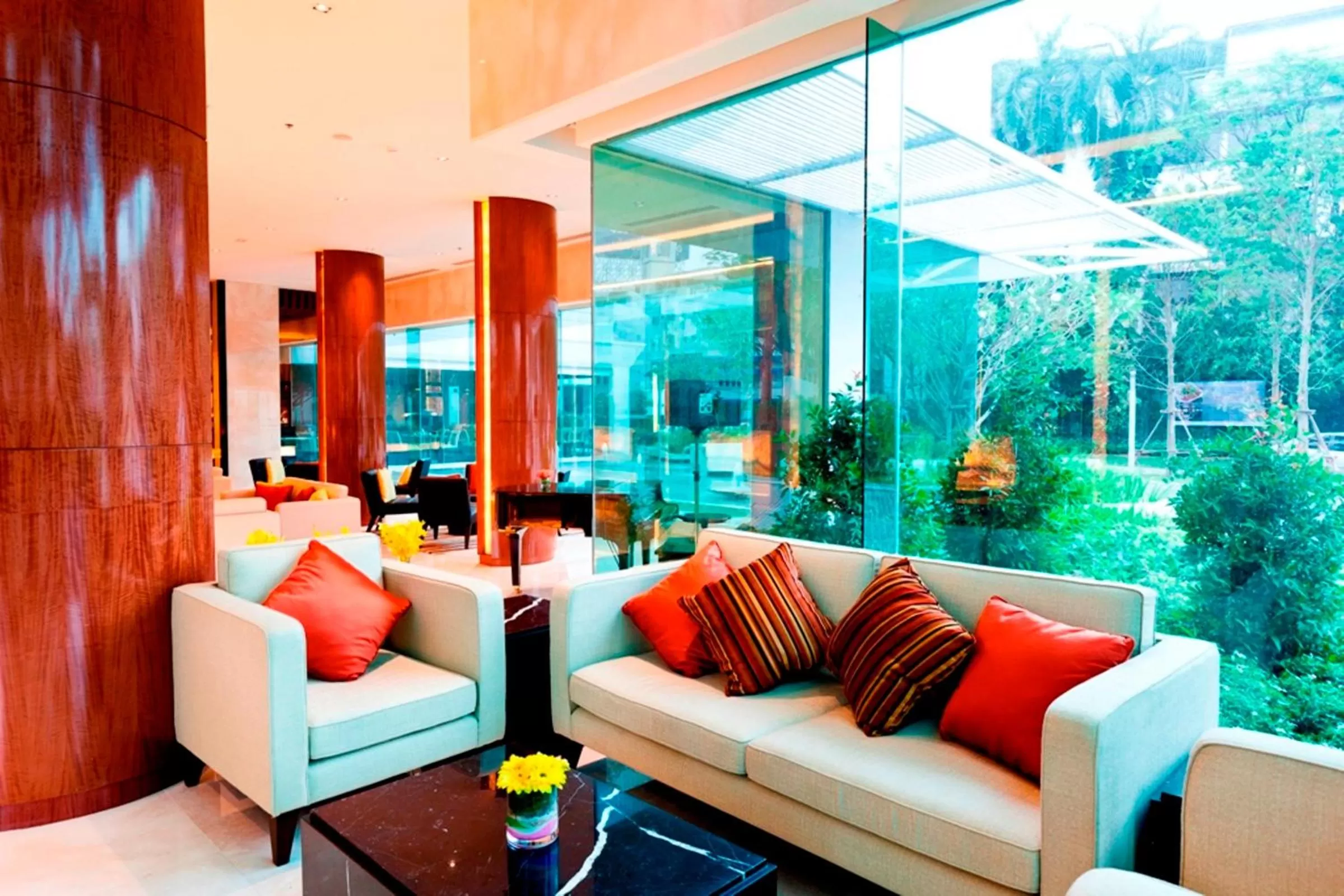 Lobby or reception in Royal Princess Larn Luang - SHA Extra Plus