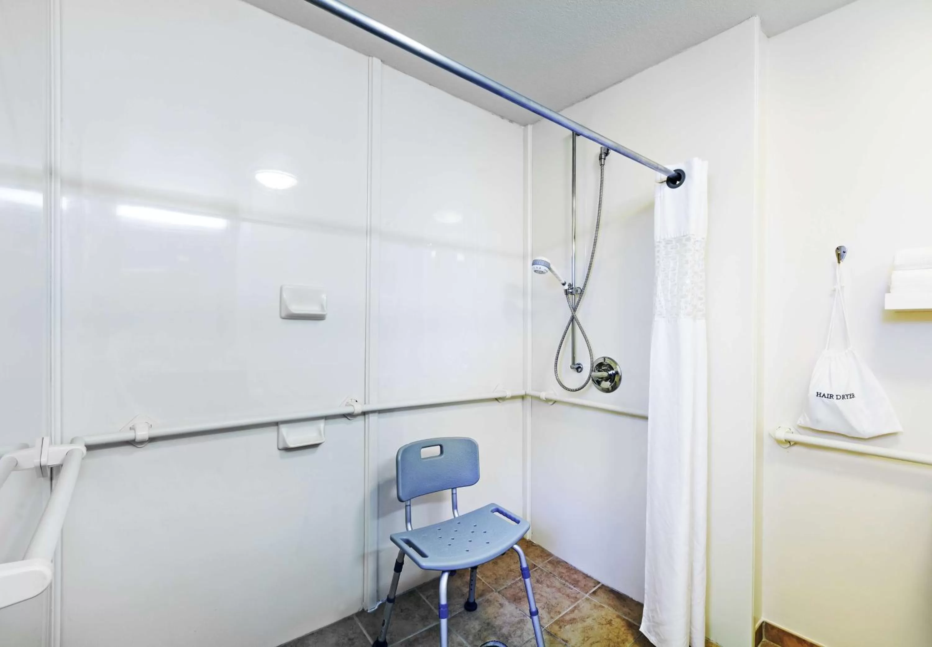 Bathroom in Hampton Inn Oklahoma City-Northwest