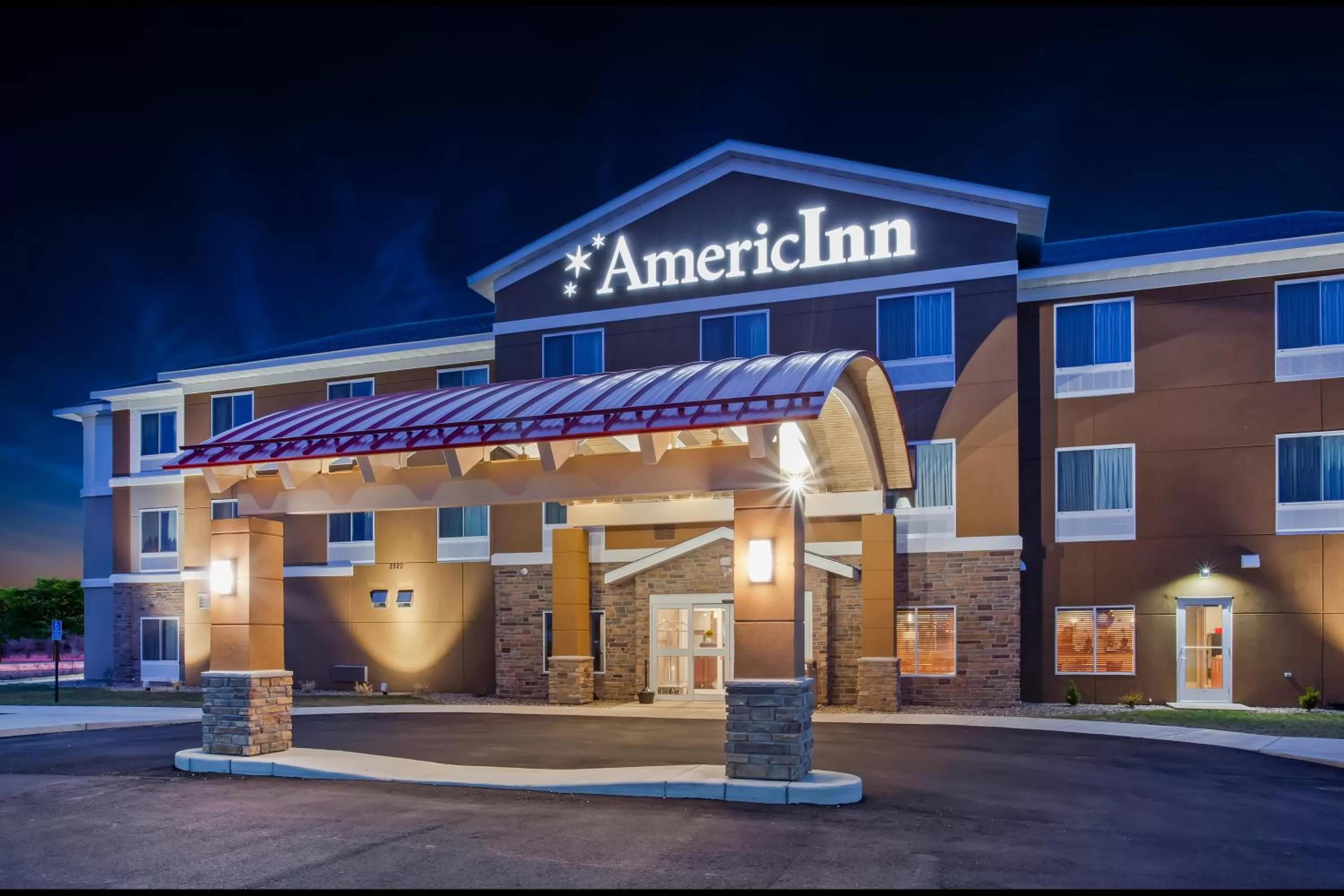 Facade/entrance in AmericInn by Wyndham DeWitt