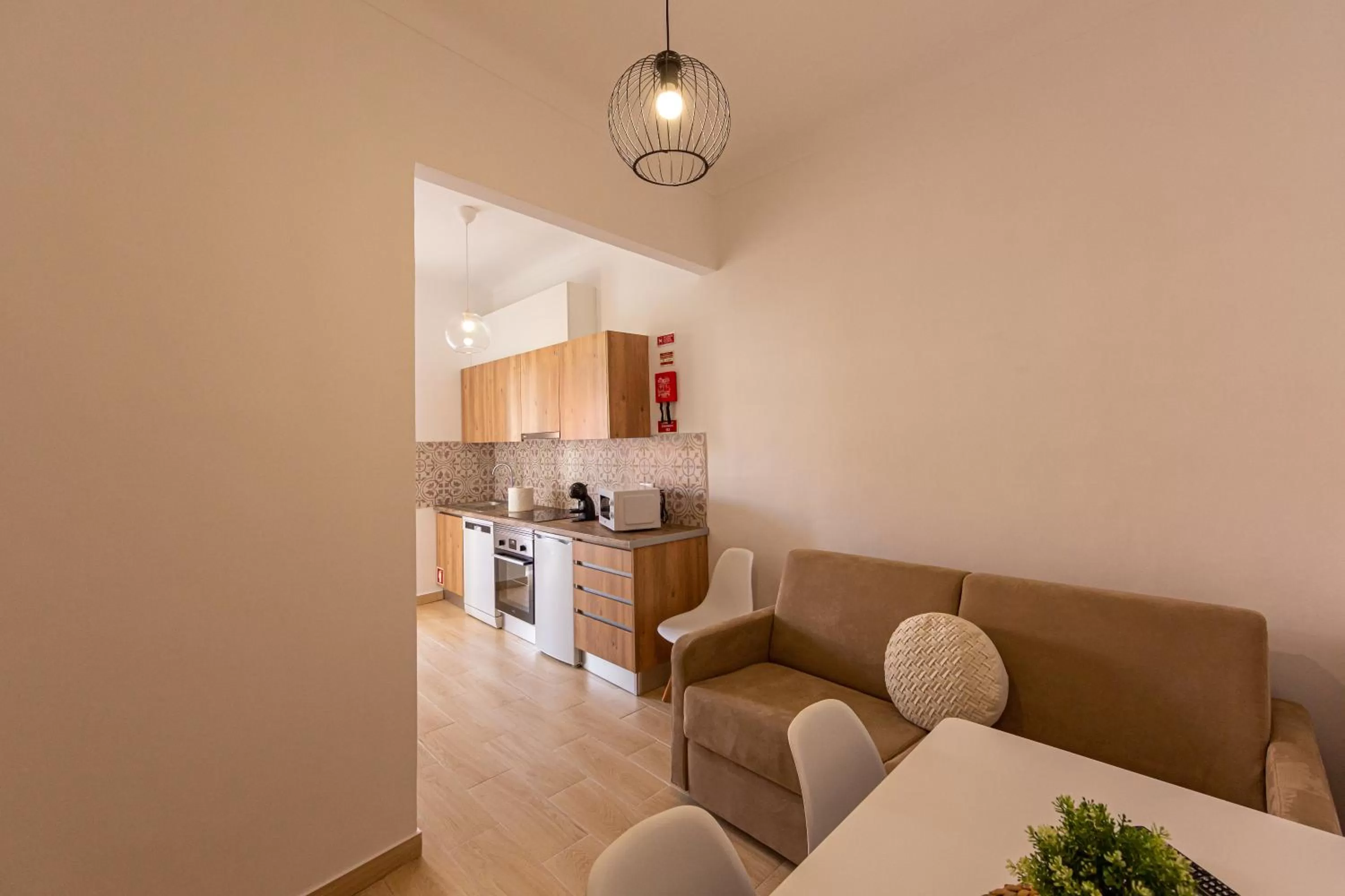 Kitchen or kitchenette, Kitchen/Kitchenette in Luxury Palm Suites