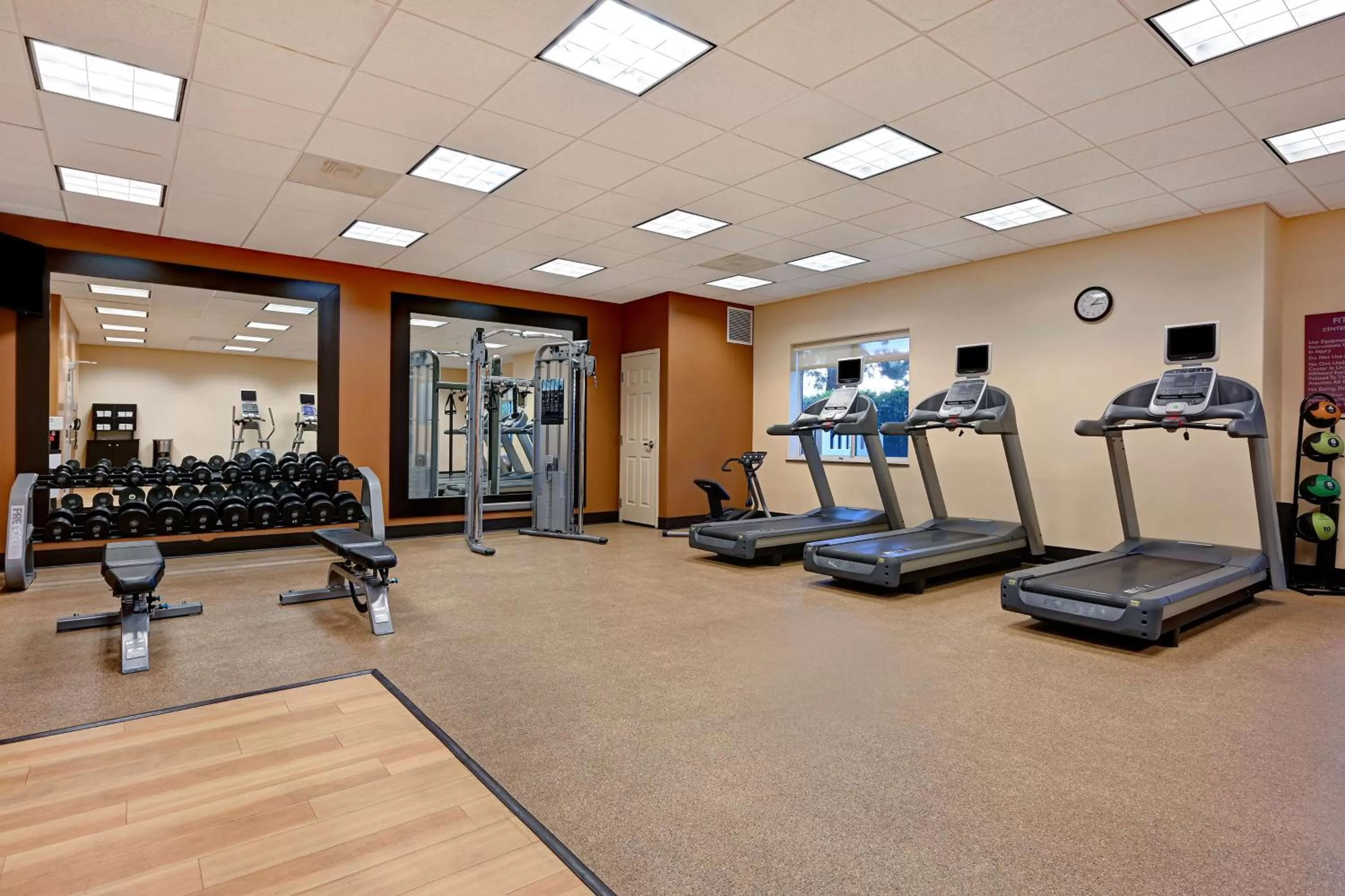 Fitness centre/facilities in Hilton Garden Inn San Bernardino