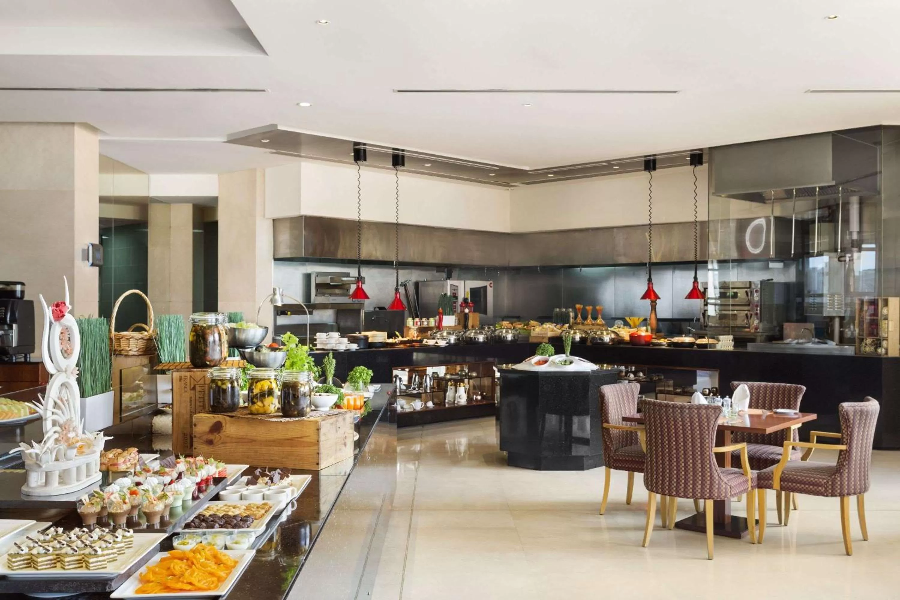Restaurant/places to eat in Crowne Plaza - Dubai Jumeirah by IHG