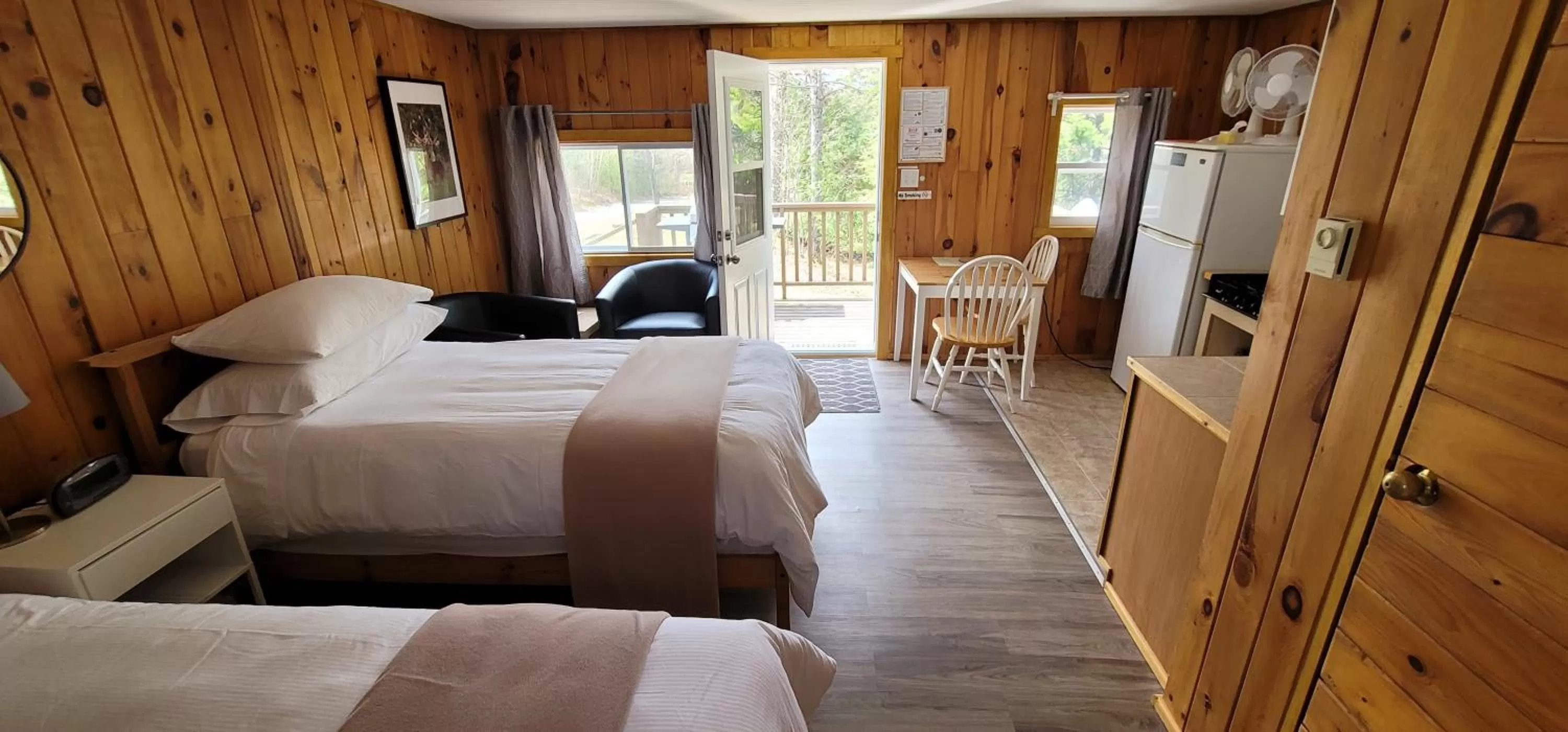 Seating area in Parkway Cottage Resort and Trading Post