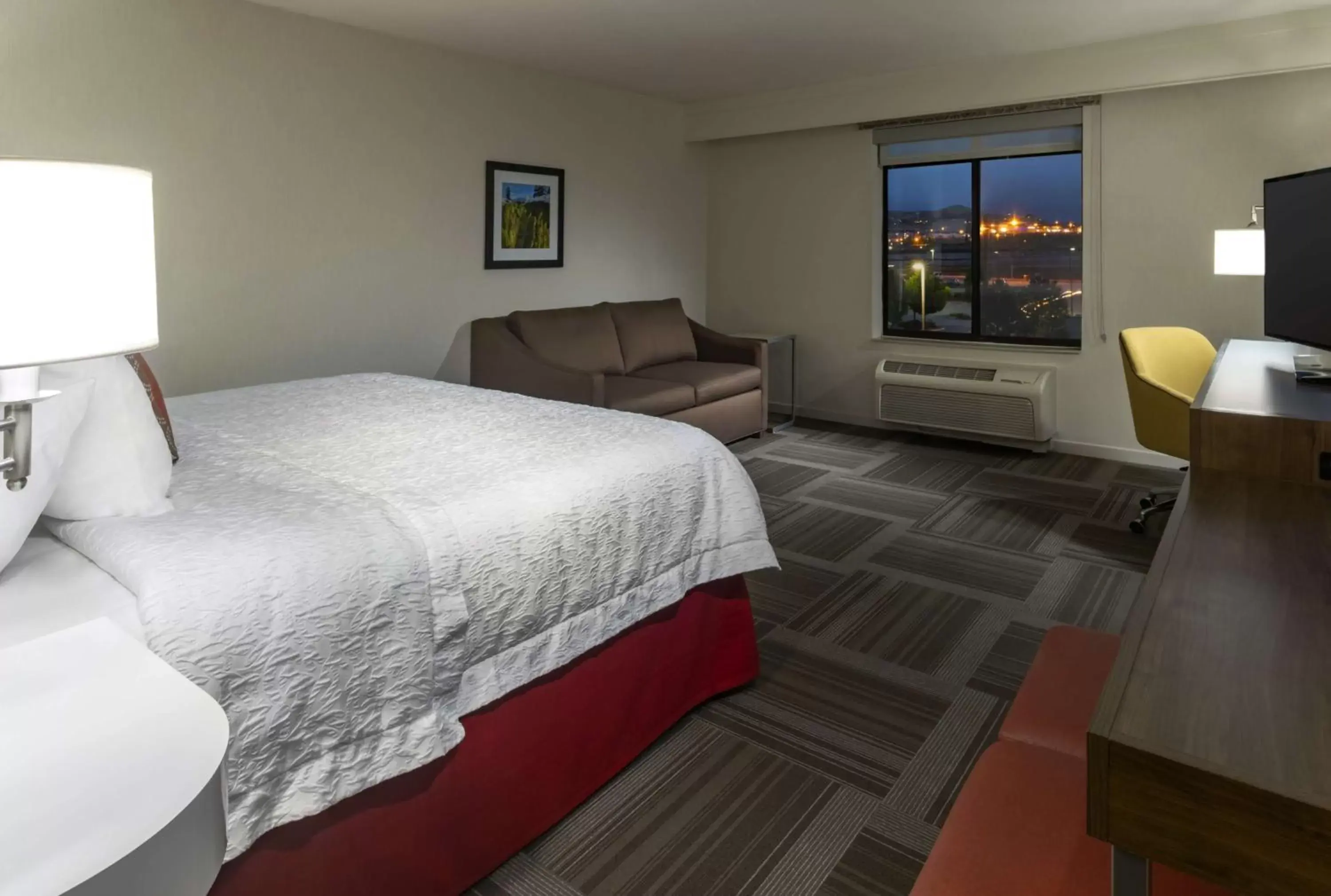 King Room with Sofa Bed - Non-Smoking in Hampton Inn Lehi-Thanksgiving Point King Room with Sofa Bed - Non-Smoking in Hampton Inn Lehi-Thanksgiving Point