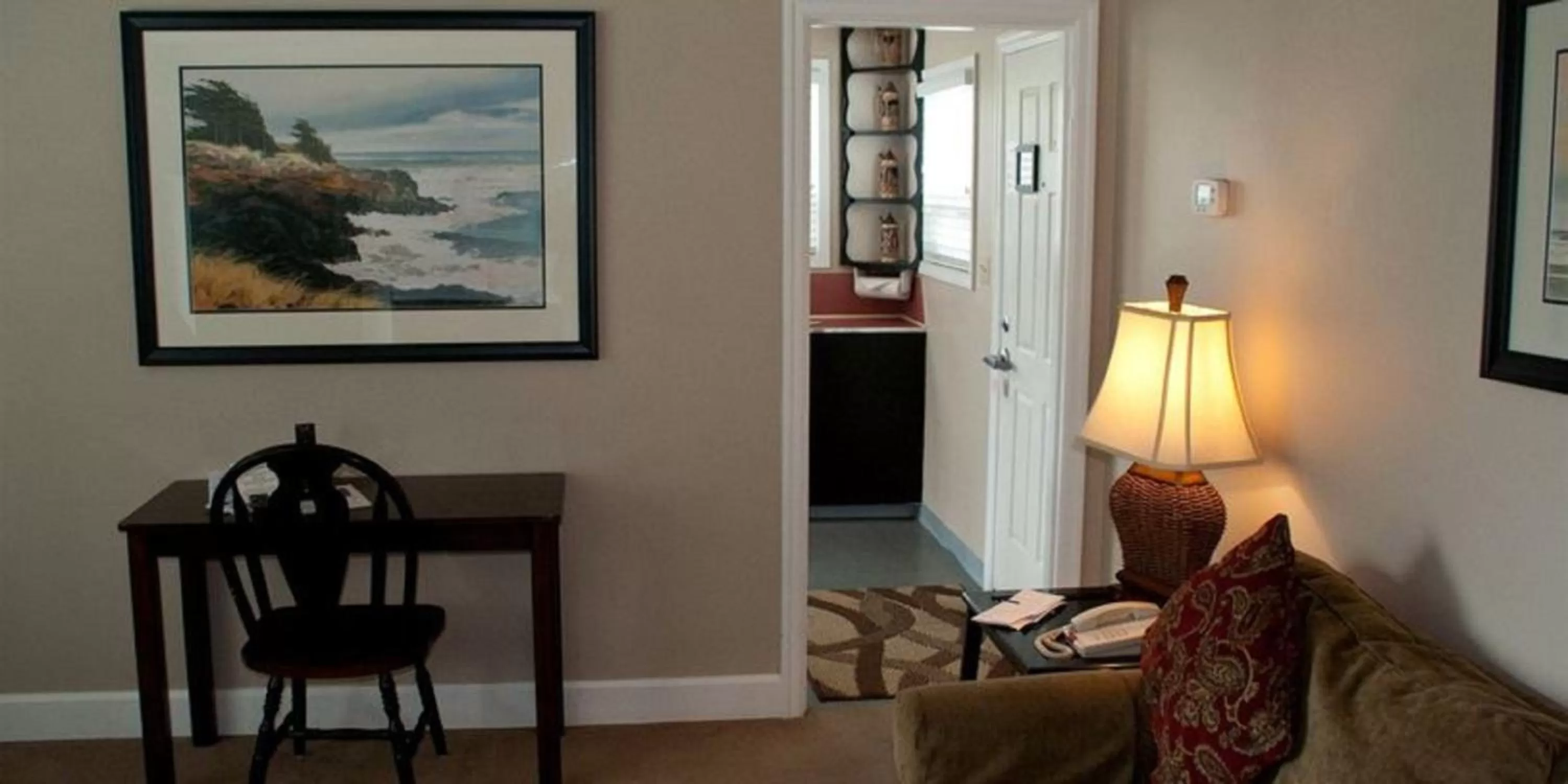 Living room, Dining Area in Ecola Creek Lodge