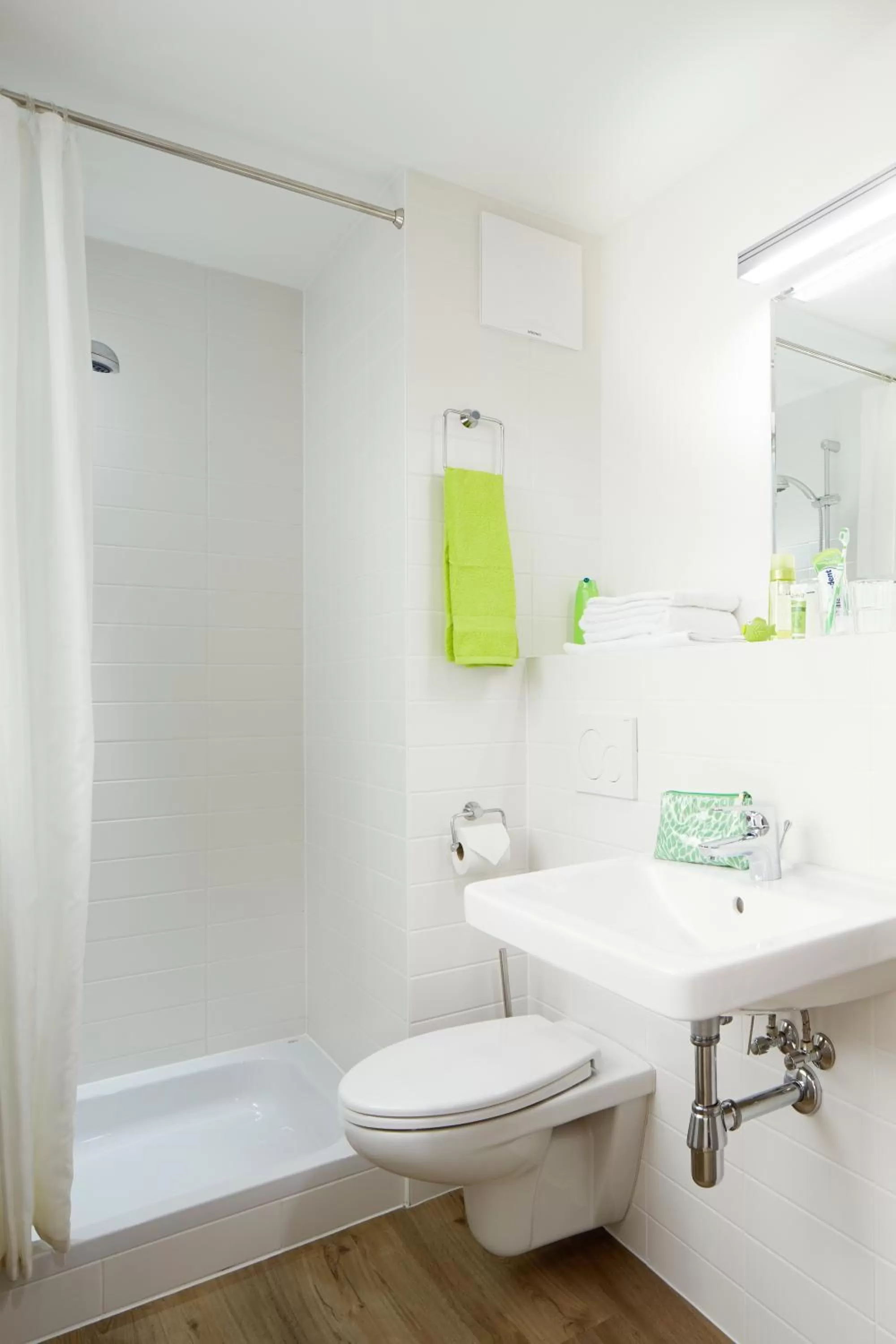 Shower in Good Rooms GmbH Bad Ischl