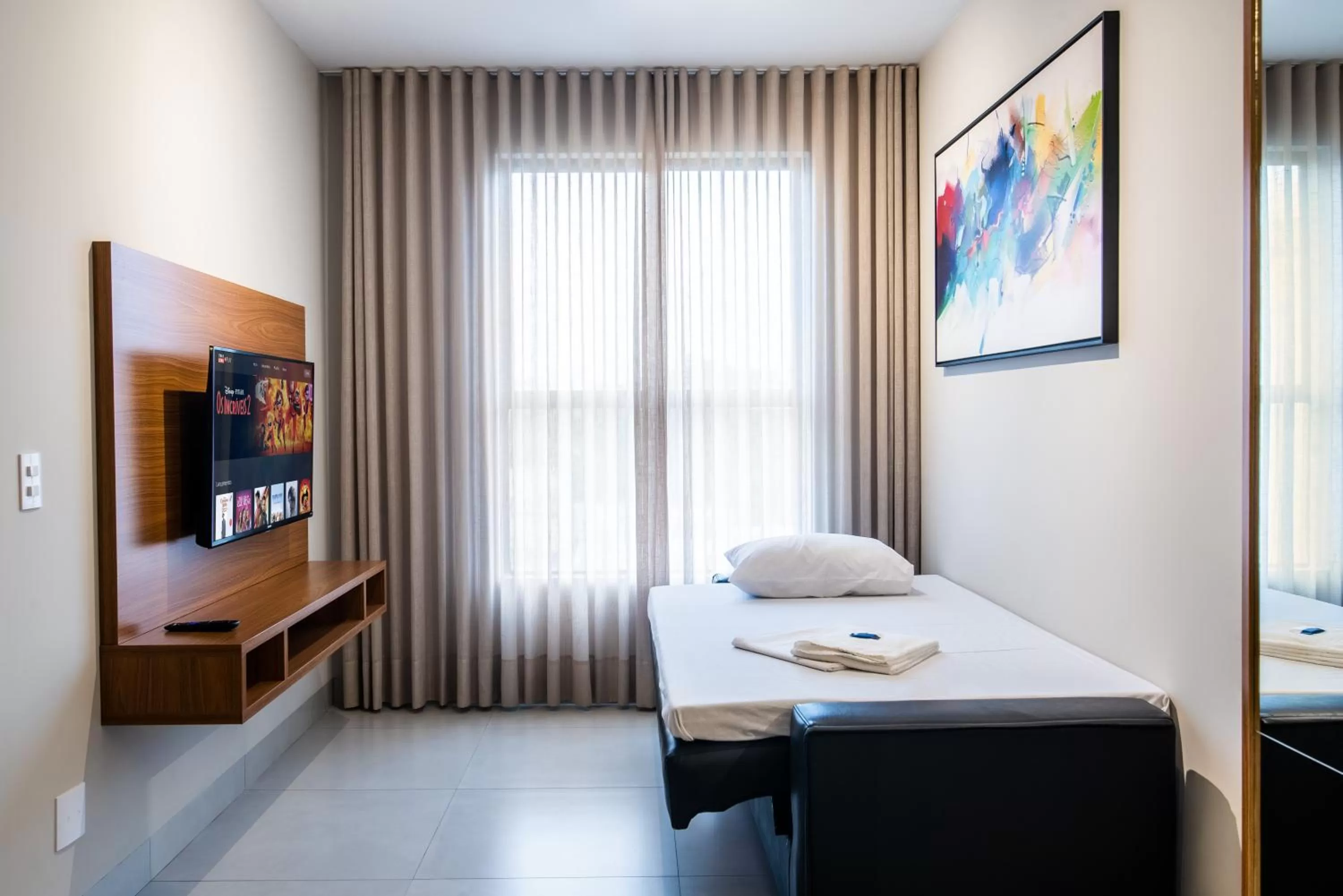 Photo of the whole room, Bed in Slaviero Londrina Flat