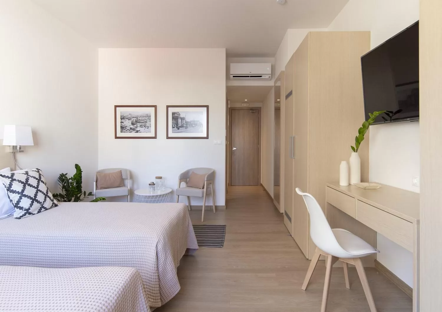 Photo of the whole room, Bed in Gallery Suites & Residences Piraeus