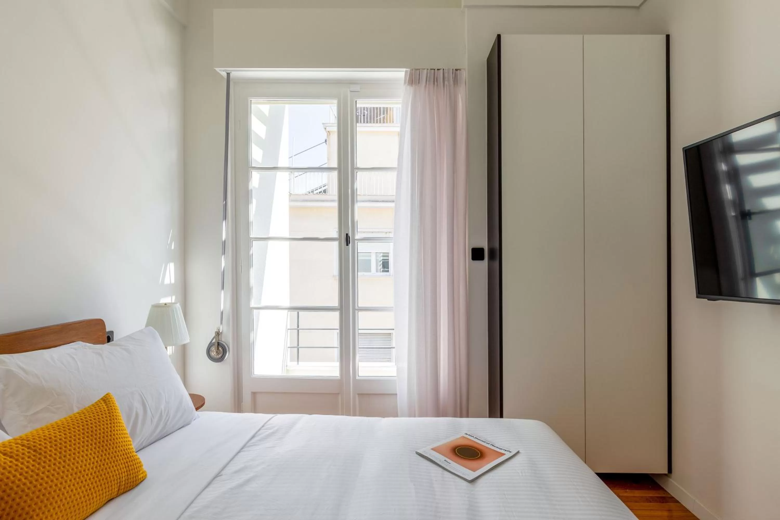 Bedroom, Bed in ZOIA The Met by UPSTREET