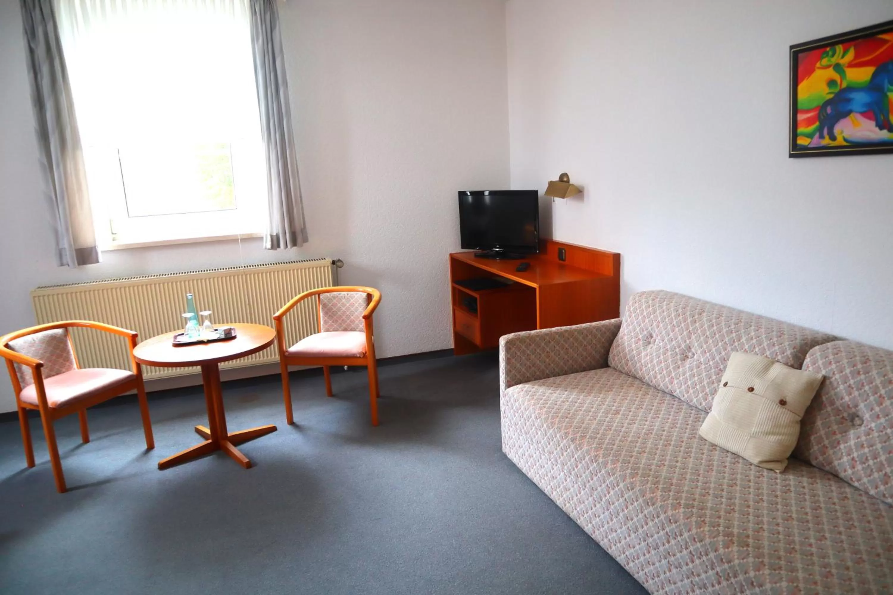 Photo of the whole room, Seating Area in Pension Zur Harburg