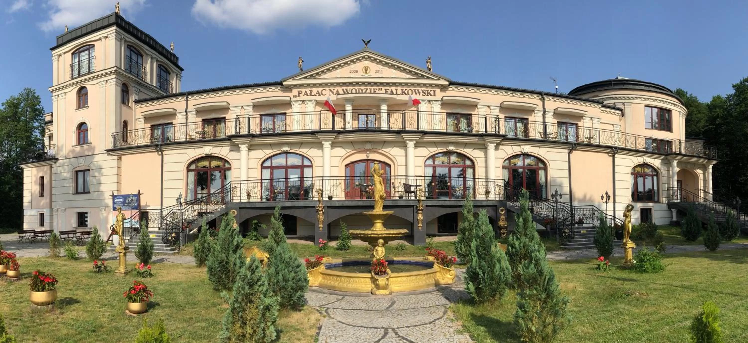 Property Building in Pałac na wodzie Falkowski Medical & SPA & Conference