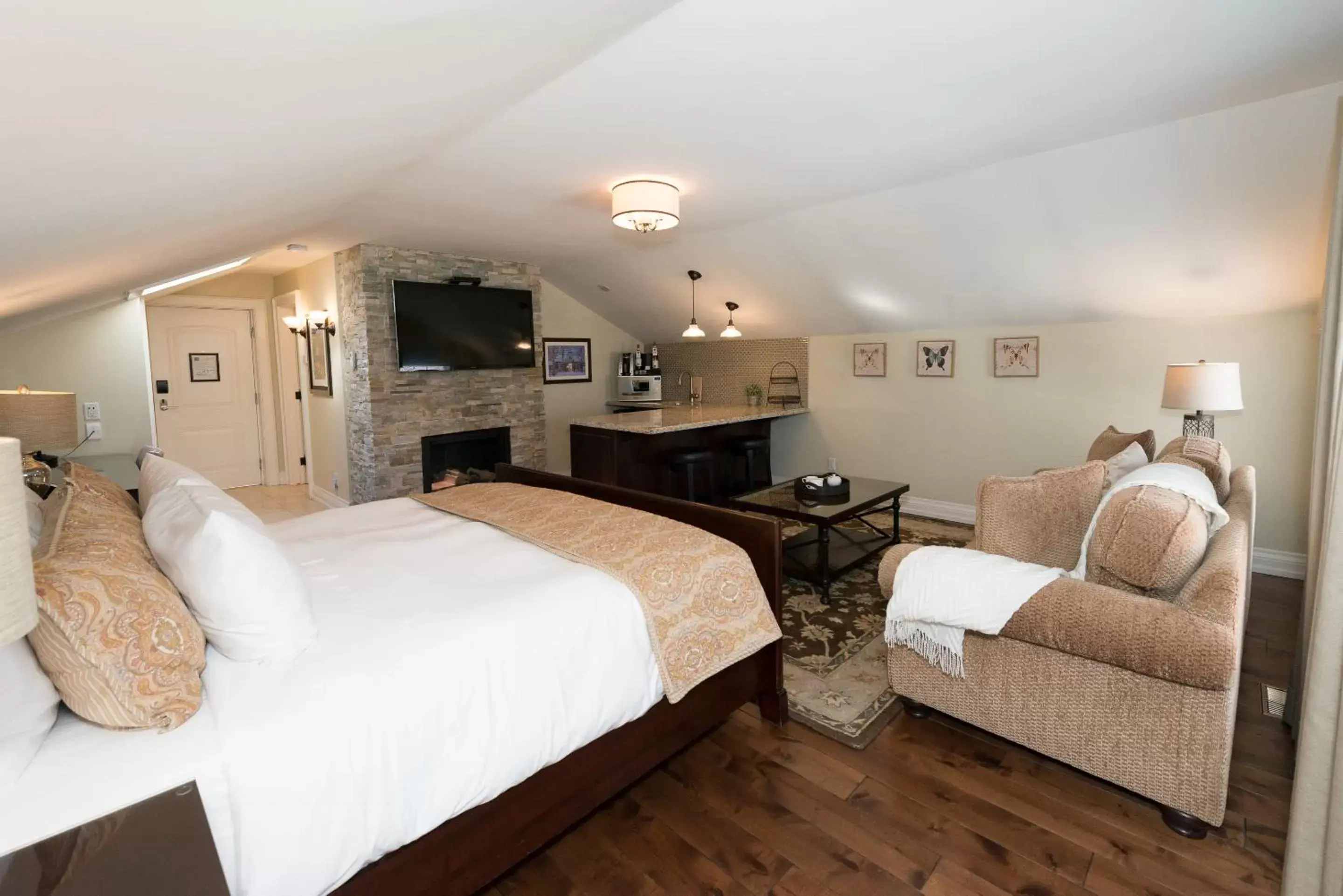 Studio Suite in 124 on Queen Hotel & Spa Studio Suite in 124 on Queen Hotel & Spa