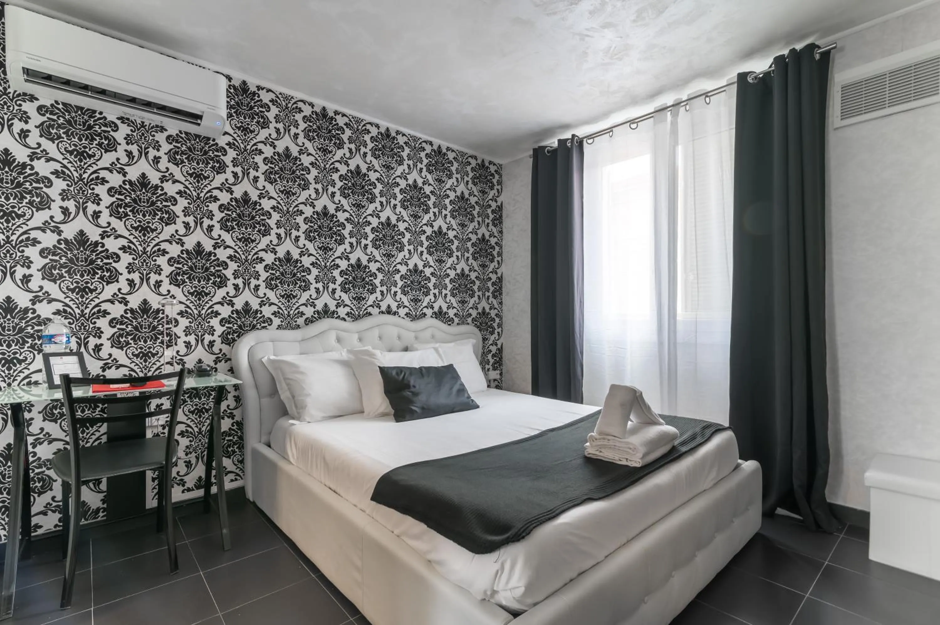 Comfort Double Room in Hotel des Congrès et Festivals