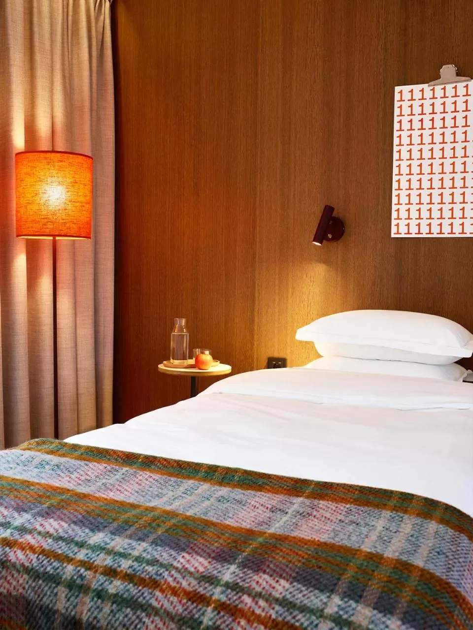 Property building, Bed in Best Western Plus Ten Hotel