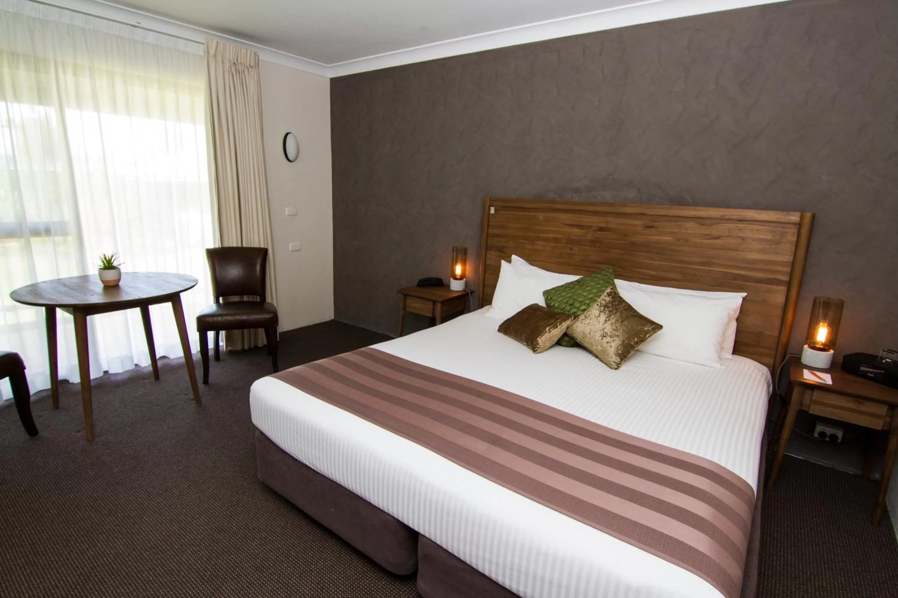 Bed in Quality Inn Dubbo International