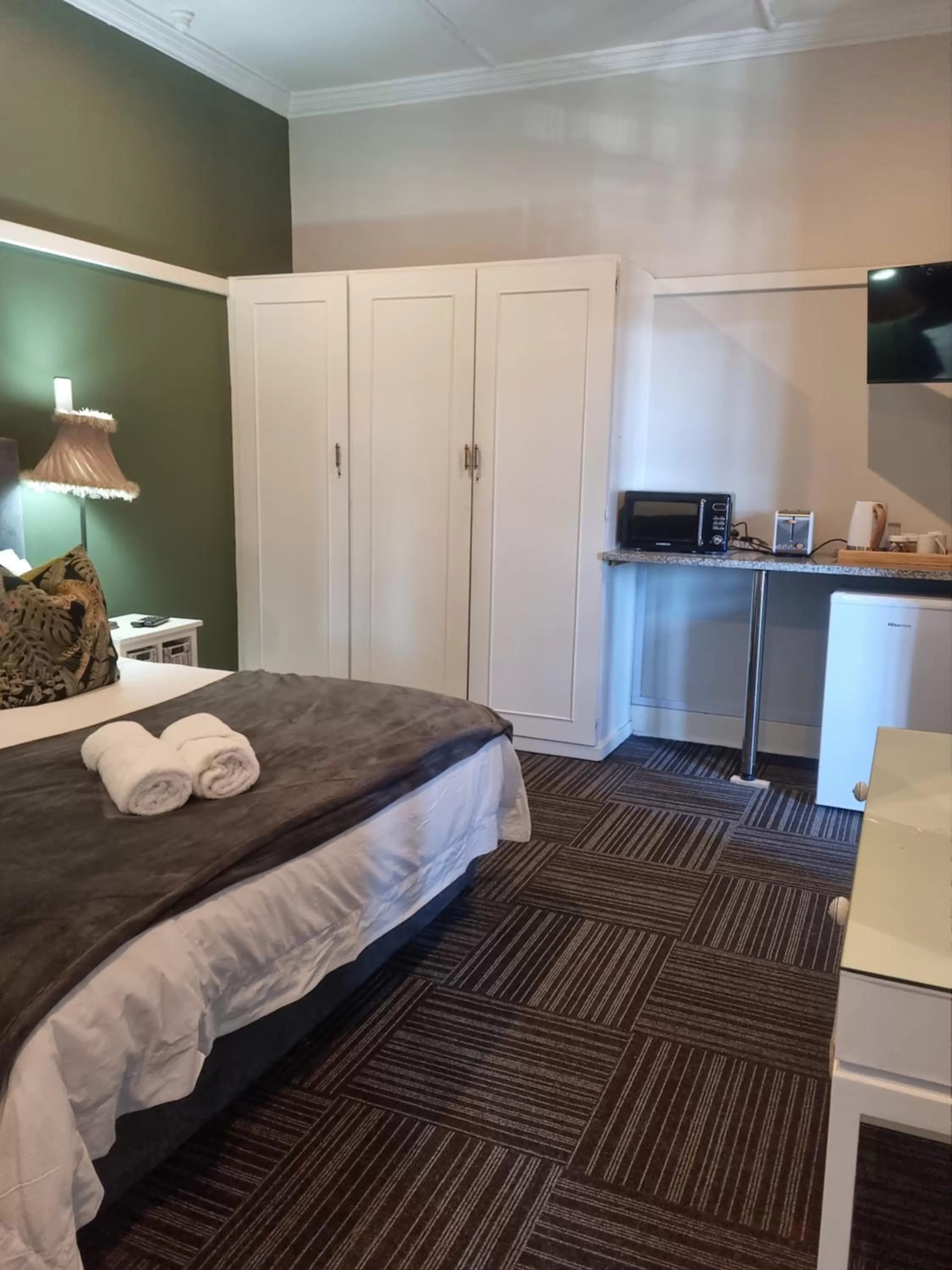 Bed in Thistle Hotel