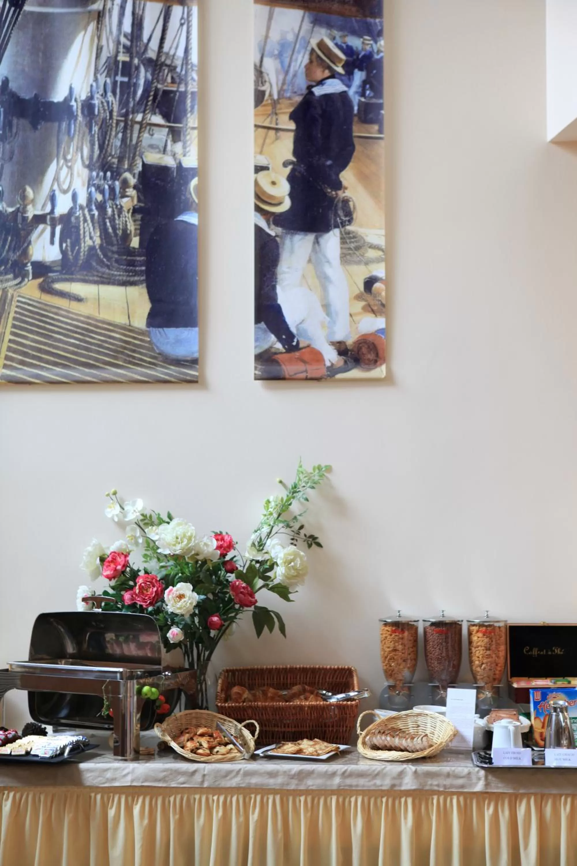 Food in Amiral Hôtel