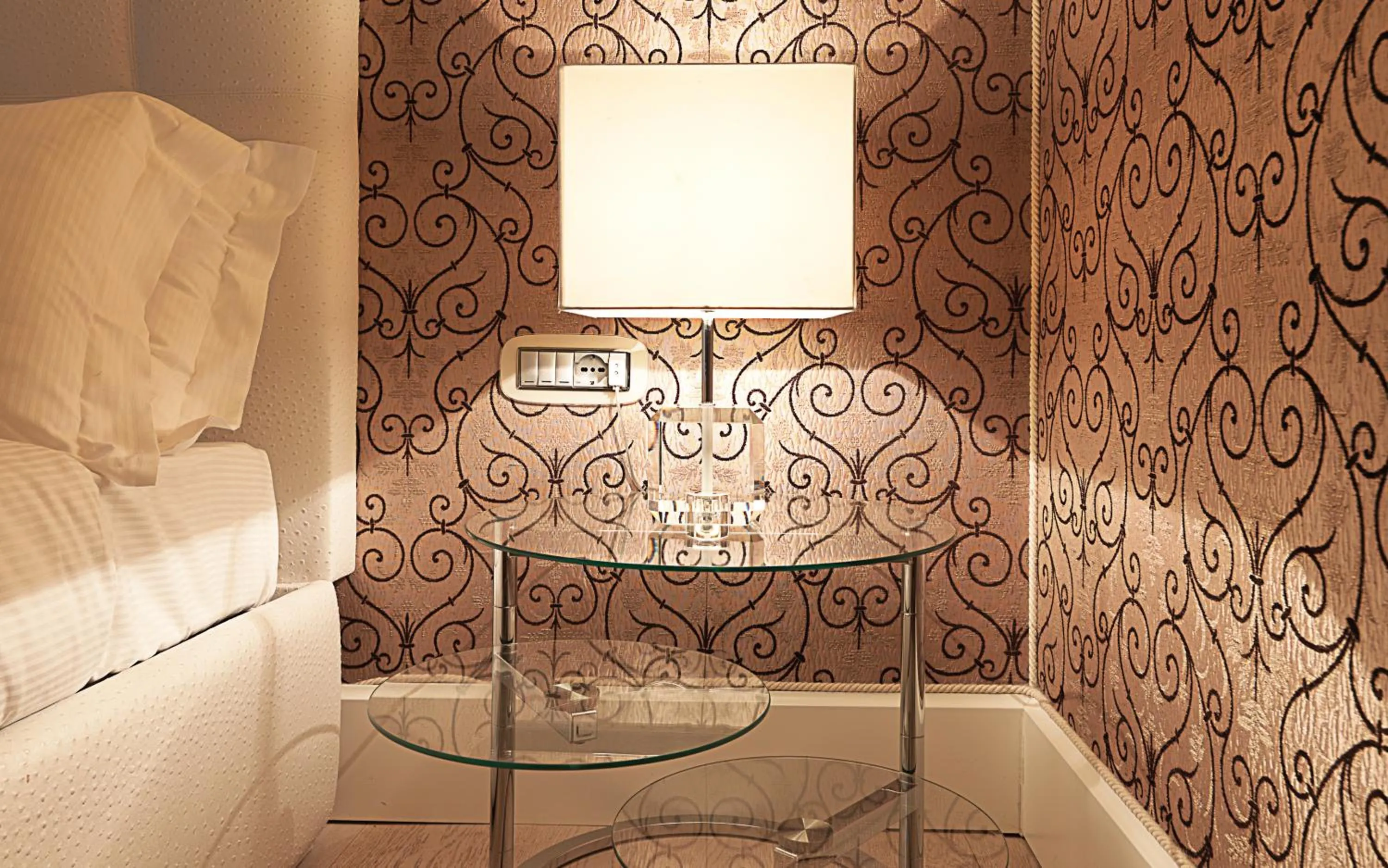 Bedroom, Bed in Spagna Royal Suite