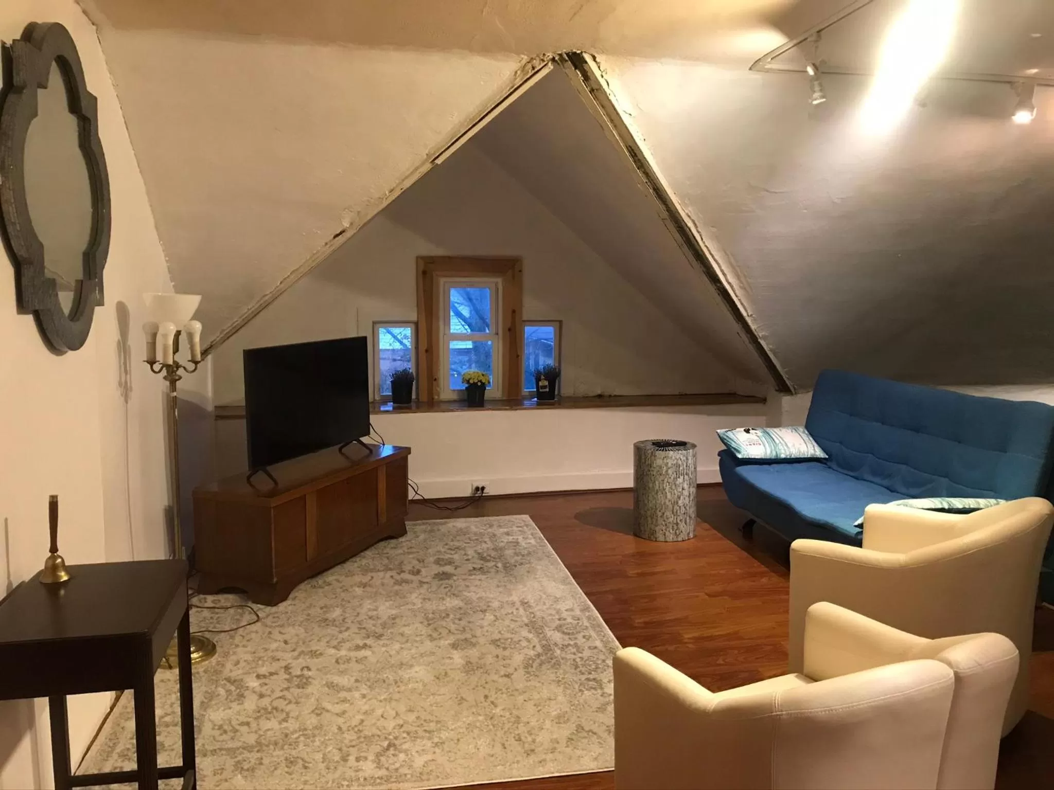 Living room, Seating Area in 5 Star Victorian Mansion-Downtown No Locals