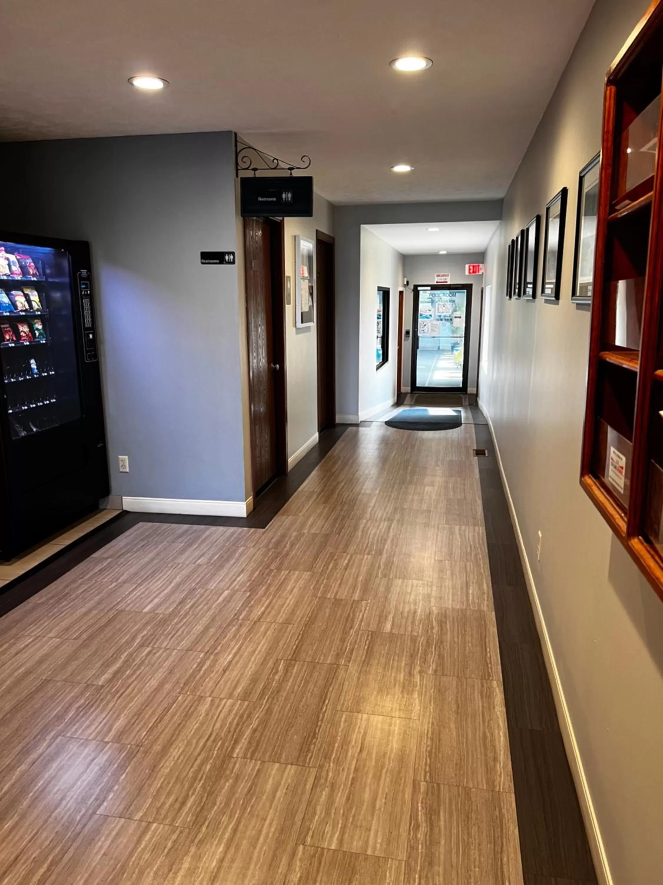 Sky Lodge Inn & Suites - Delavan