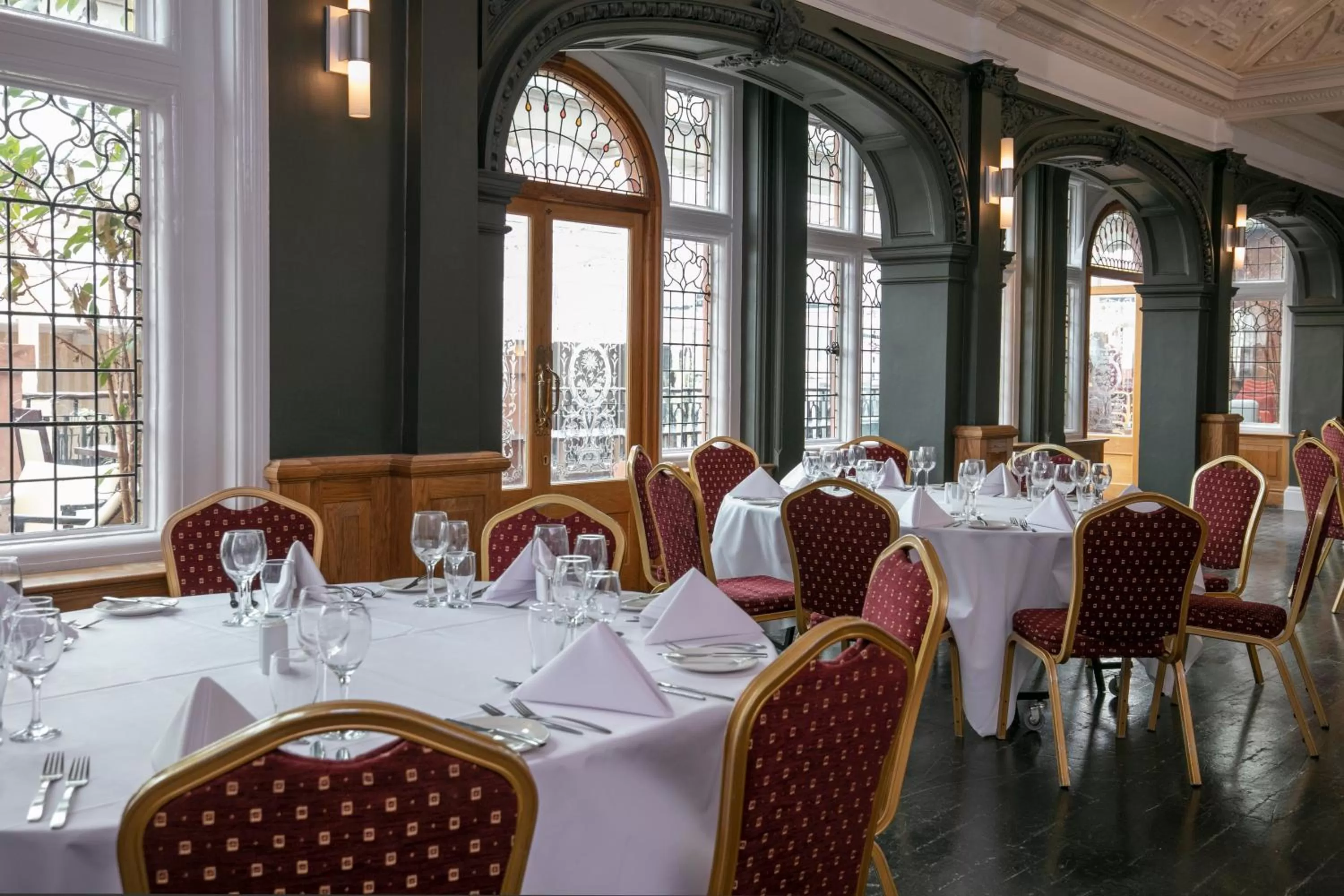 Banquet/Function facilities in The Crown London, WorldHotels Distinctive