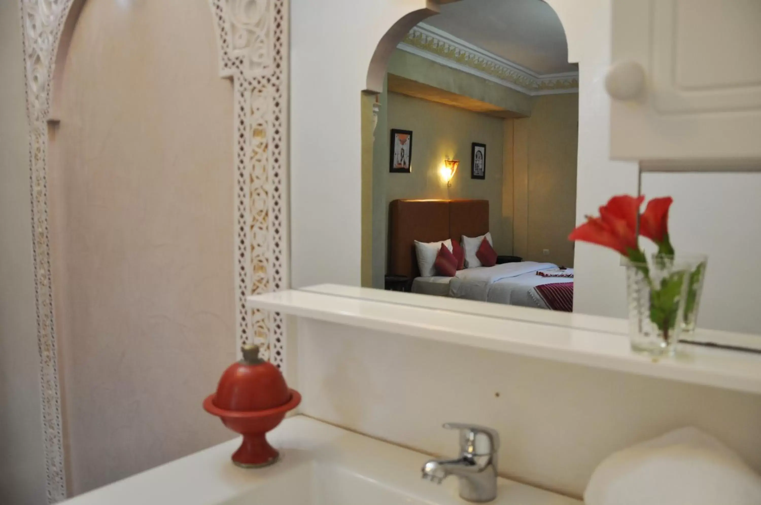 Double Room - single occupancy - Disability Access in Riad Hamdani Double Room - single occupancy - Disability Access in Riad Hamdani